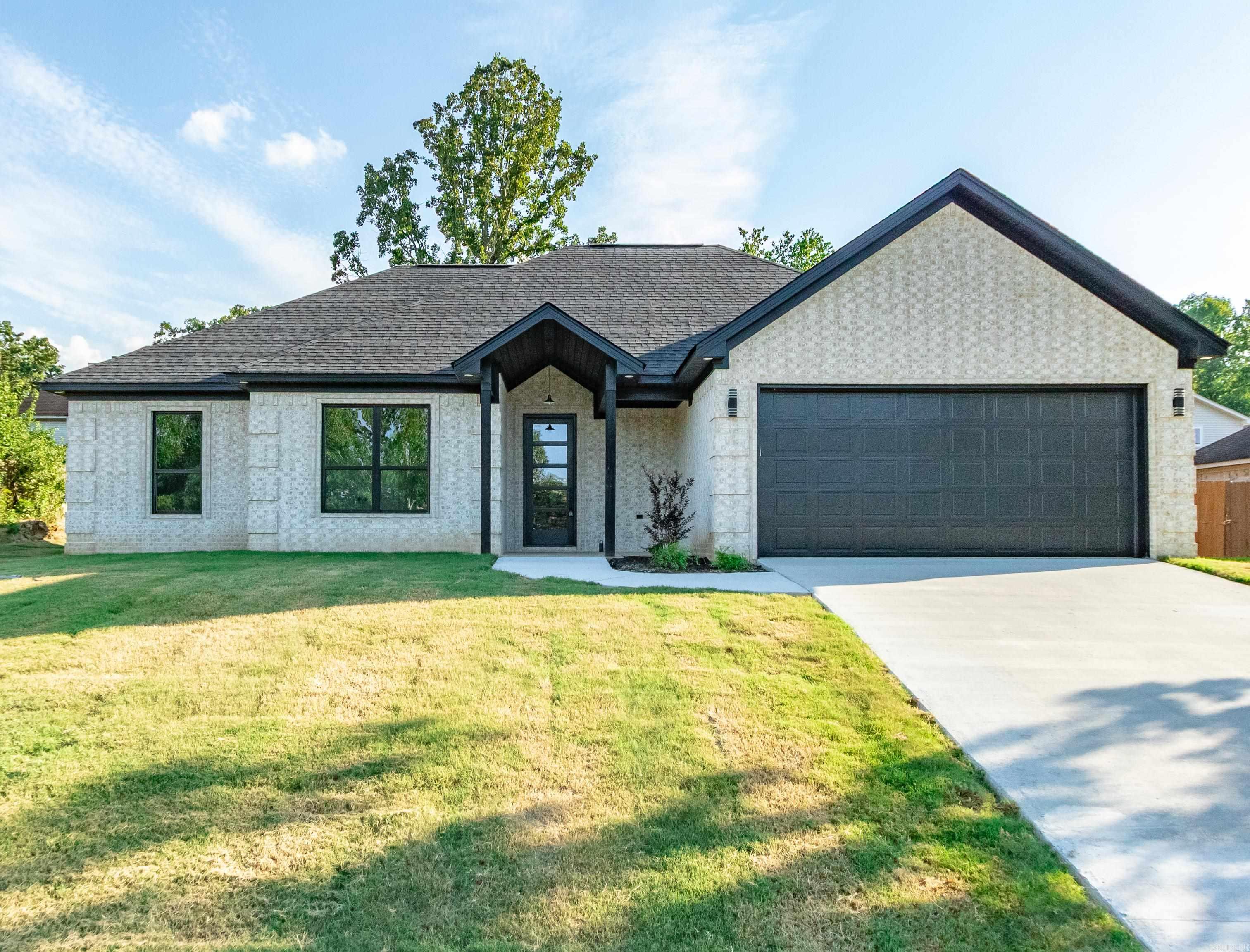 905 Timberwolf Trail
