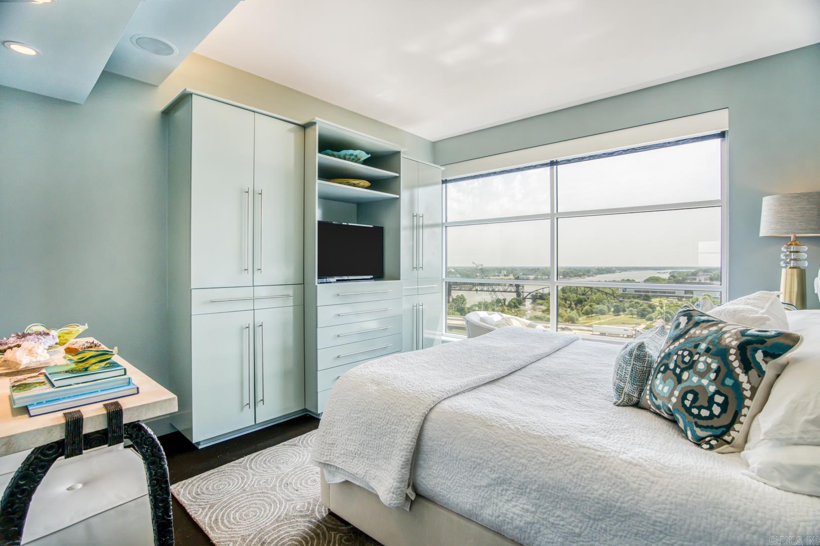 521 E President Clinton  Little Rock, AR