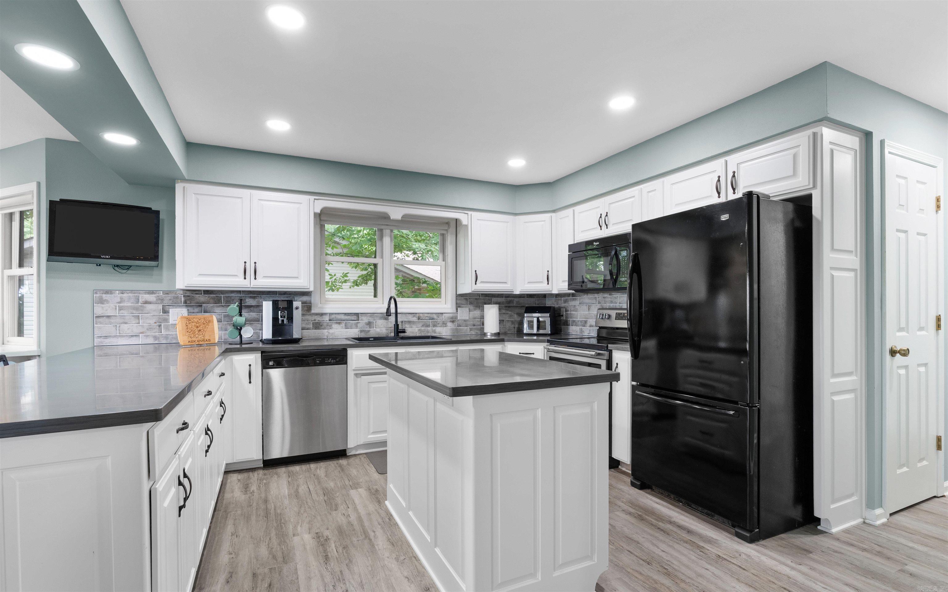 25 Cadiz  Hot Springs Village, AR