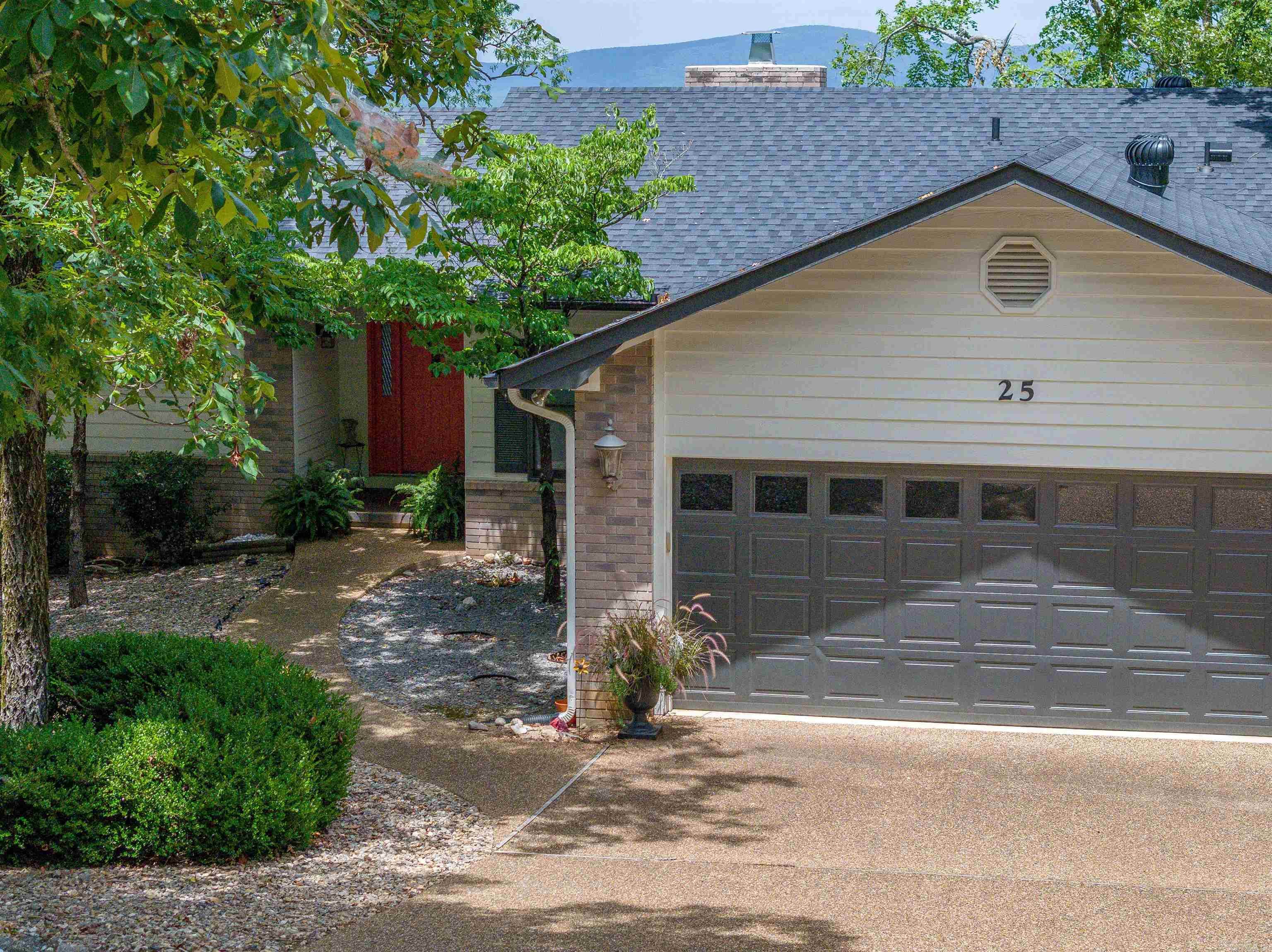 25 Cadiz  Hot Springs Village, AR