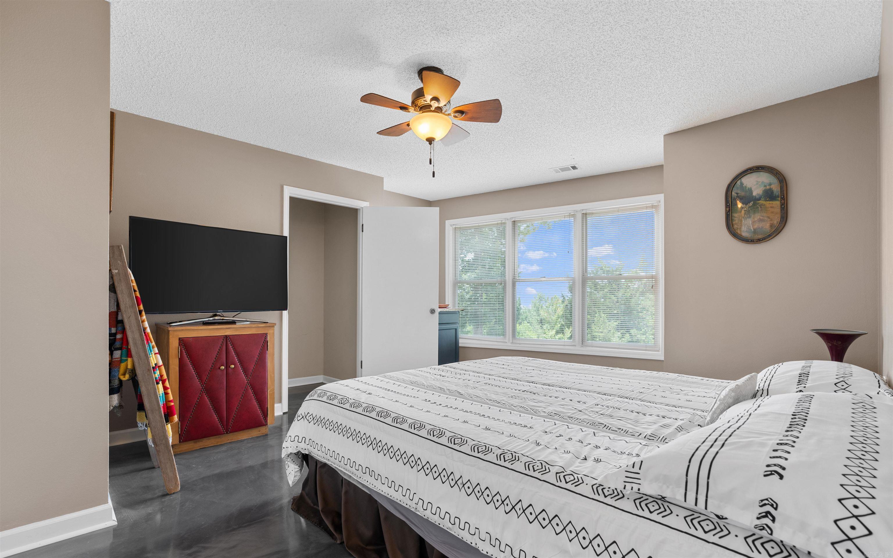 25 Cadiz  Hot Springs Village, AR