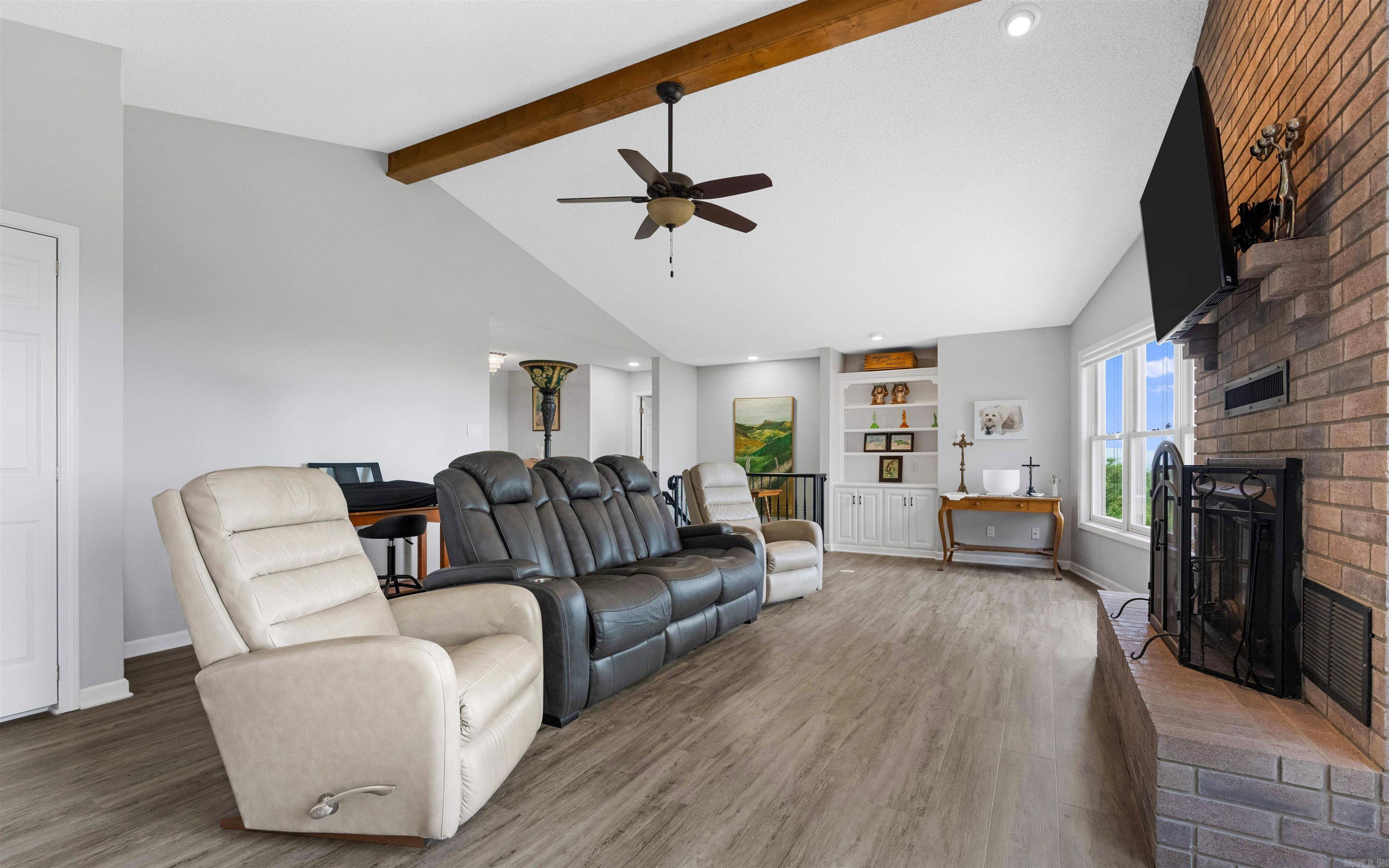 25 Cadiz  Hot Springs Village, AR