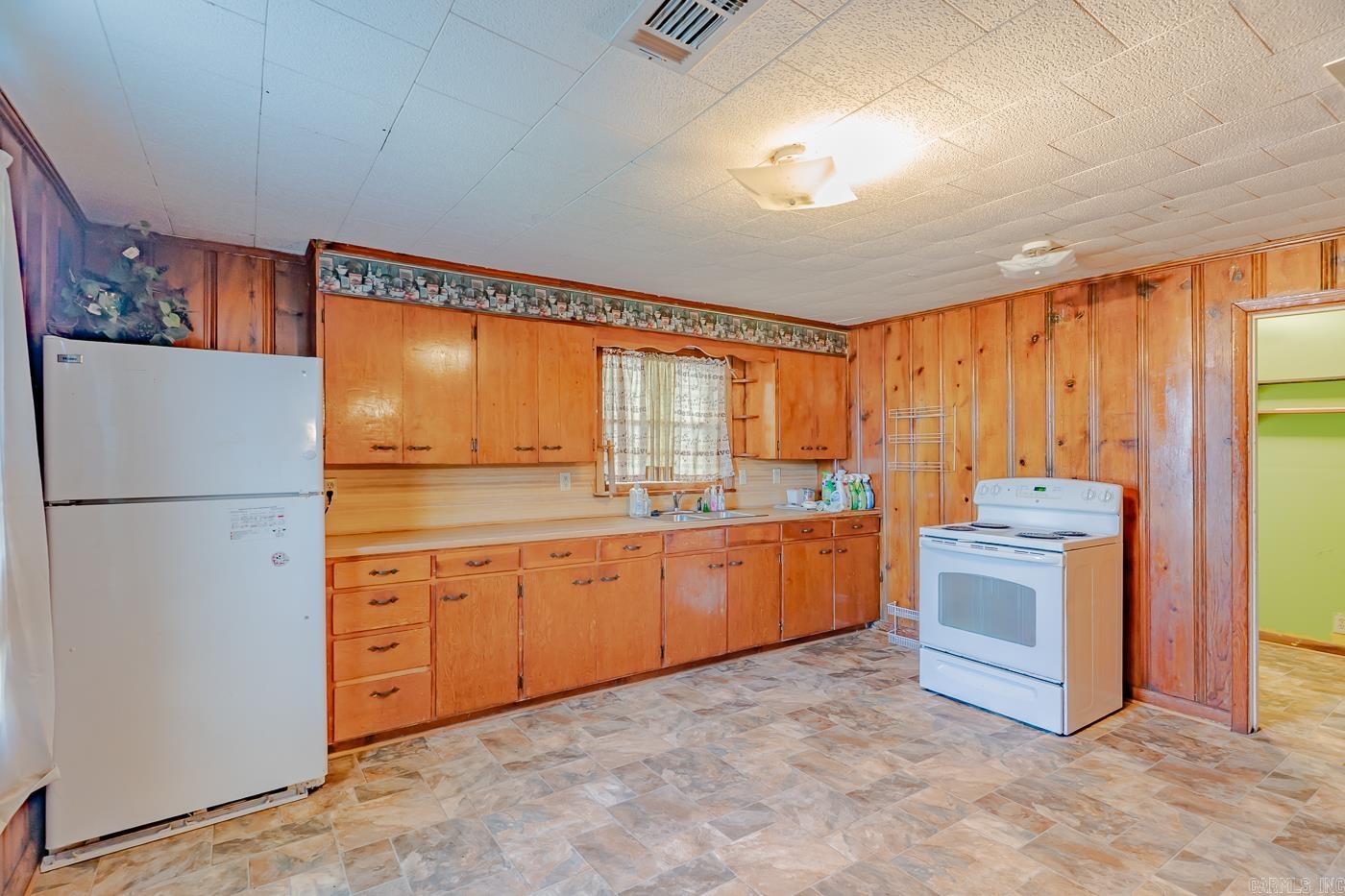 2075 S 141  Paragould, AR