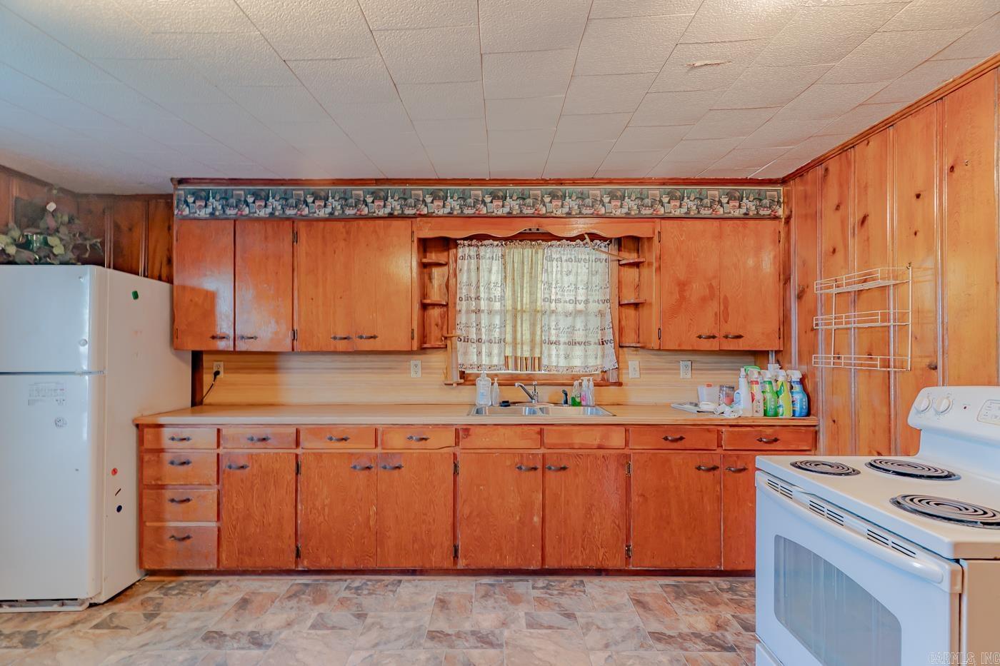 2075 S 141  Paragould, AR