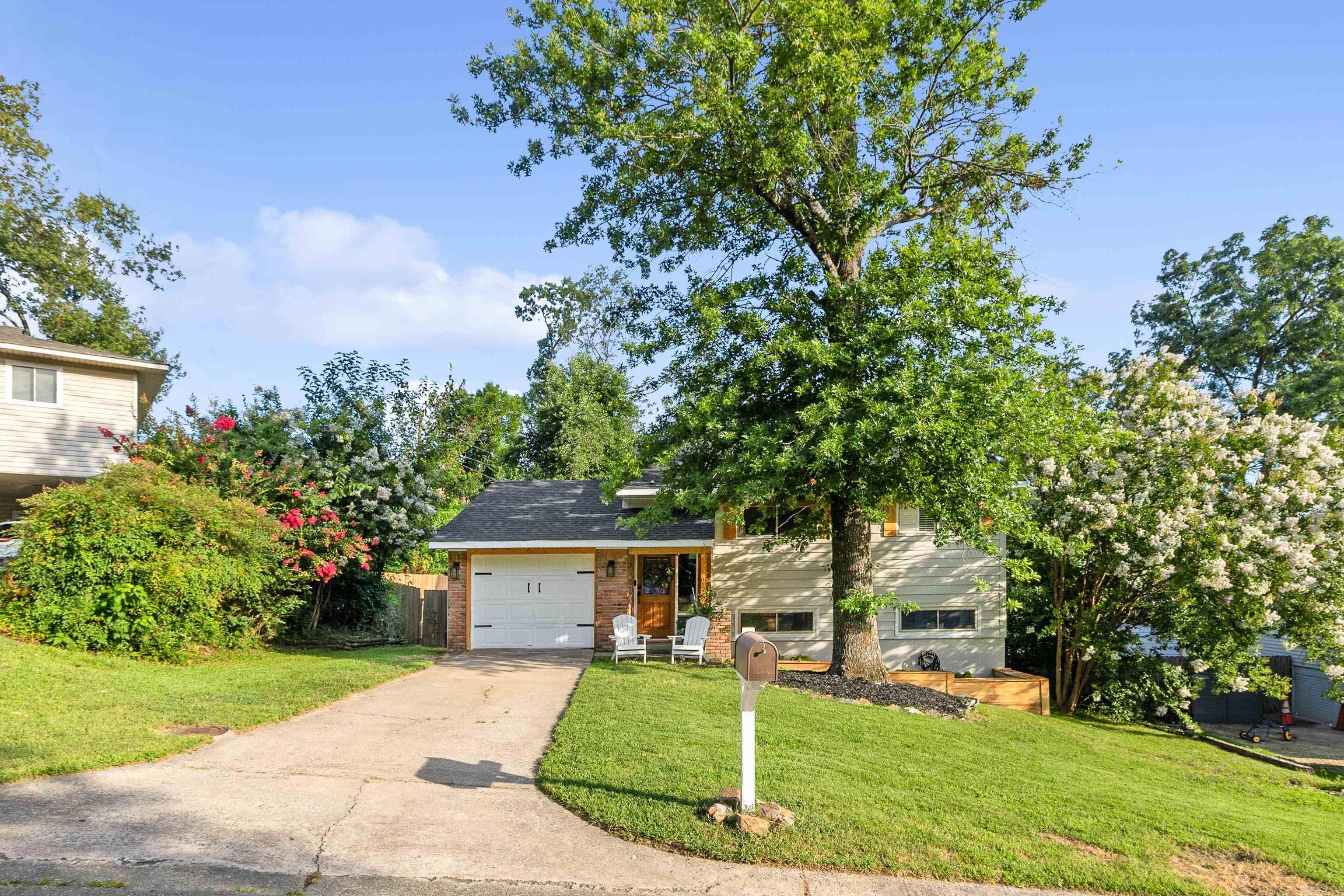 6 White Oak Circle