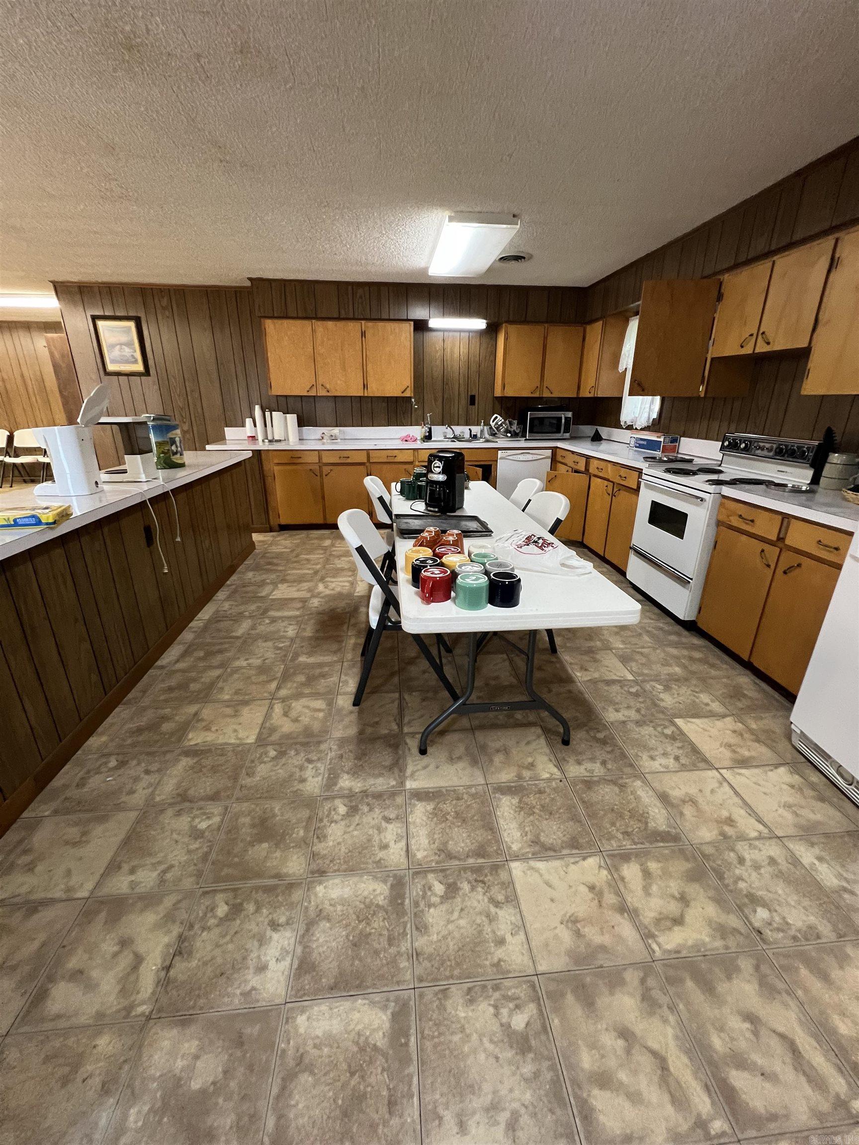359 US 70 Walnut Street De Valls Bluff, AR