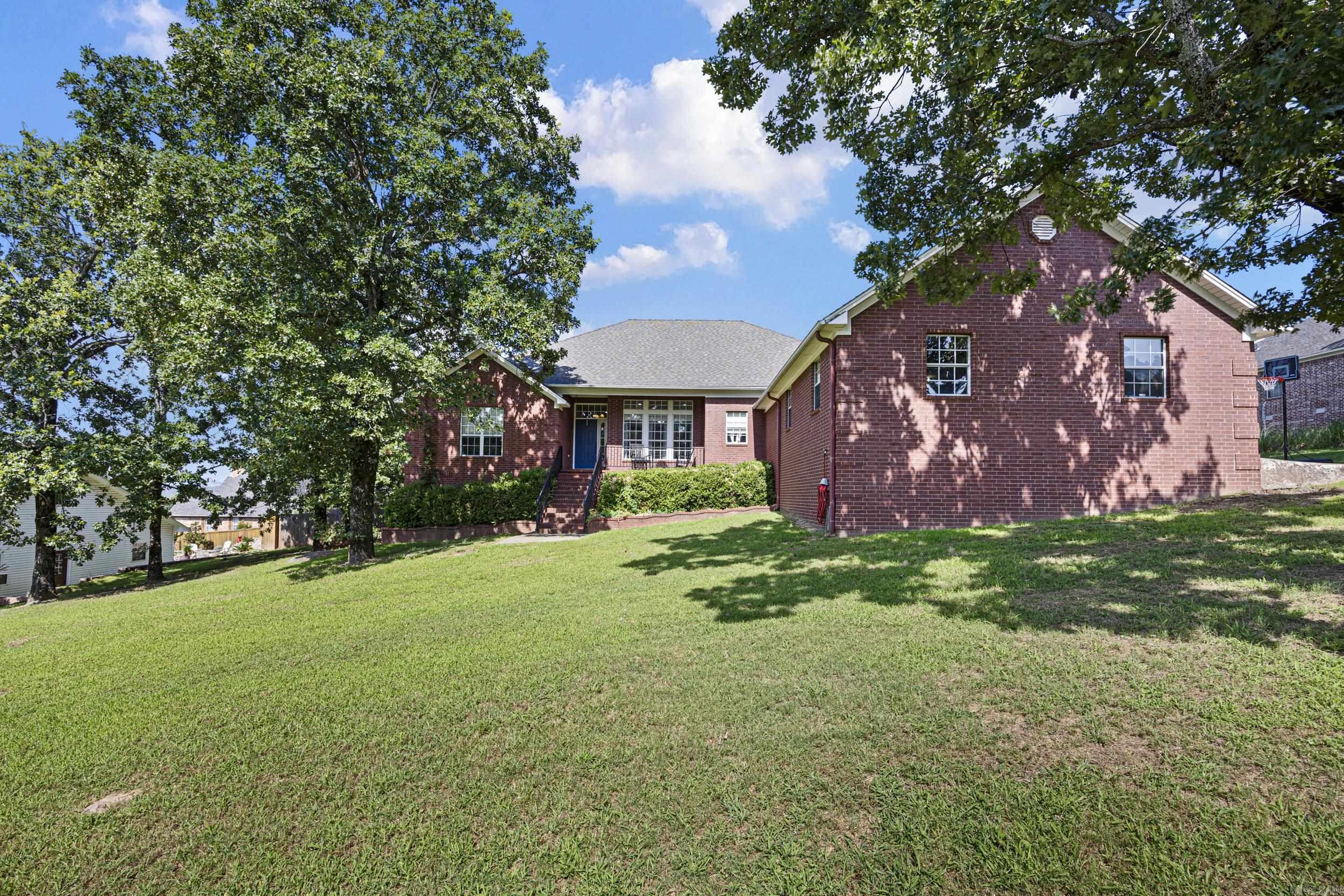 703 Castlegate Loop