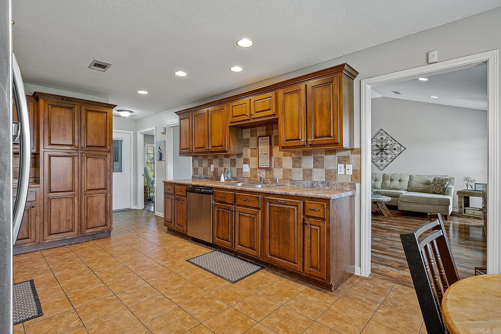 5007 S 28th St.  Paragould, AR