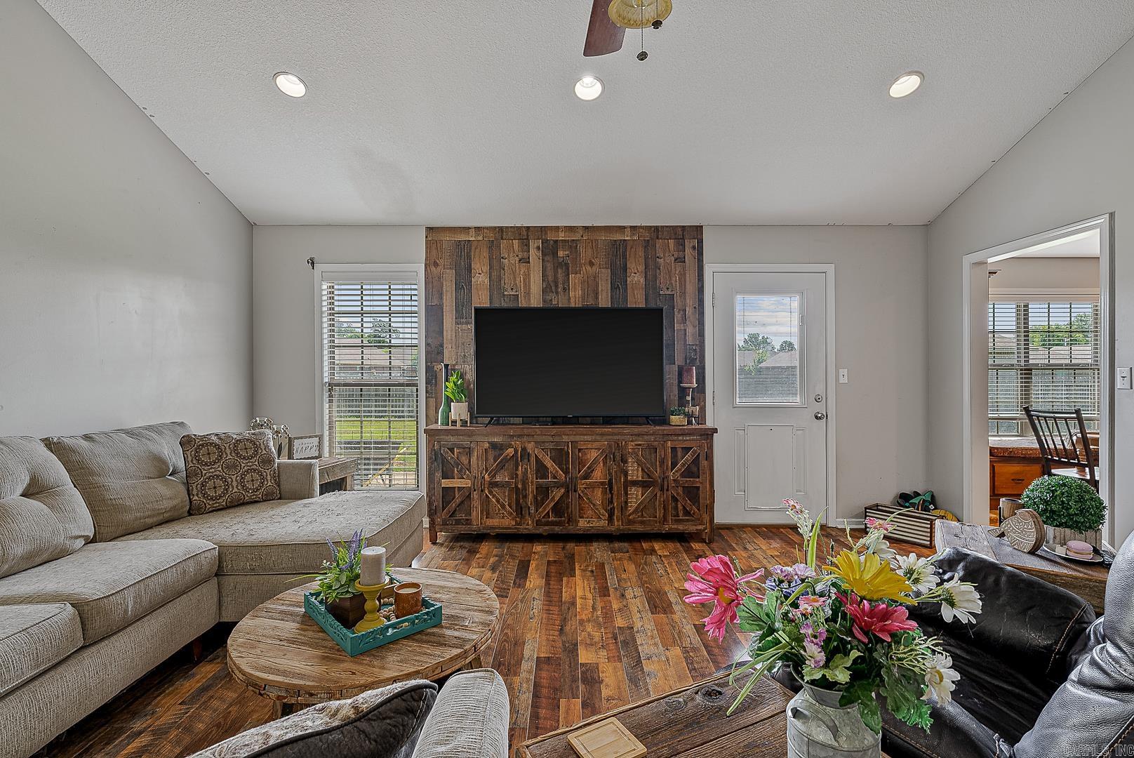5007 S 28th St.  Paragould, AR