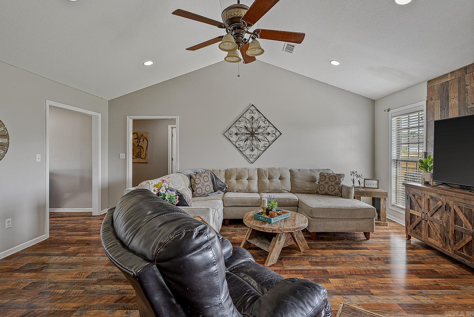 5007 S 28th St.  Paragould, AR