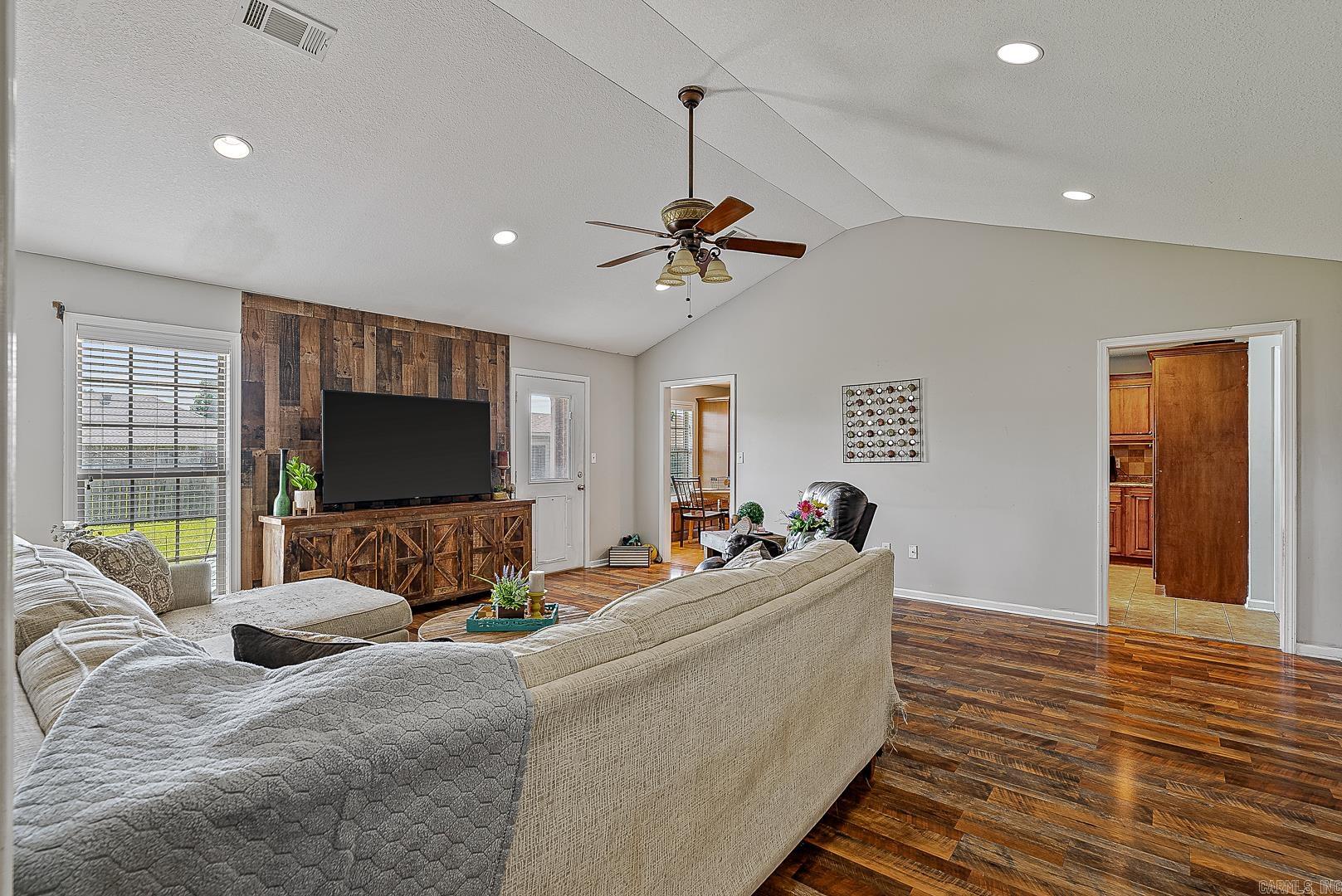 5007 S 28th St.  Paragould, AR