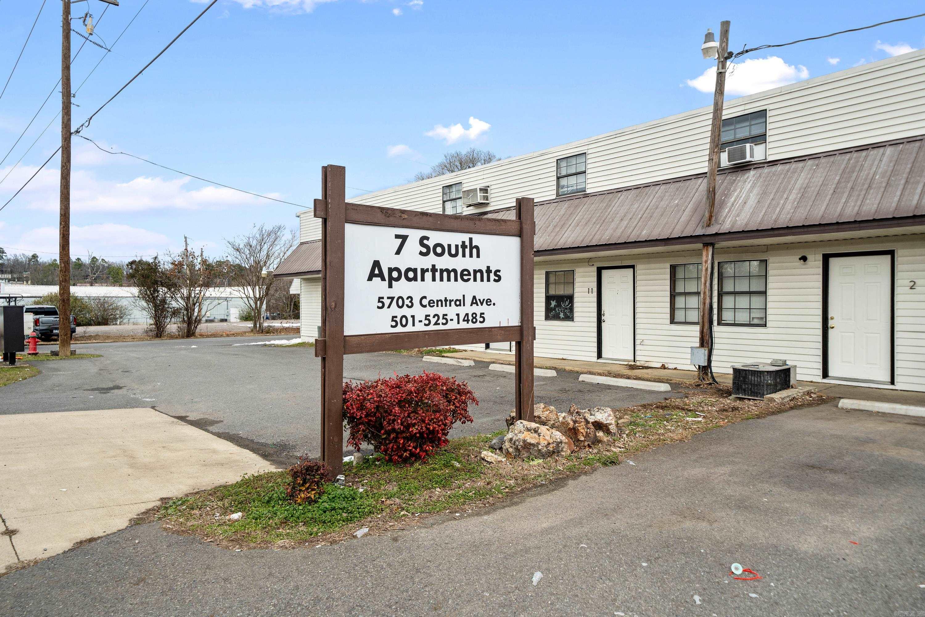 5703 CENTRAL AVENUE  Hot Springs, AR