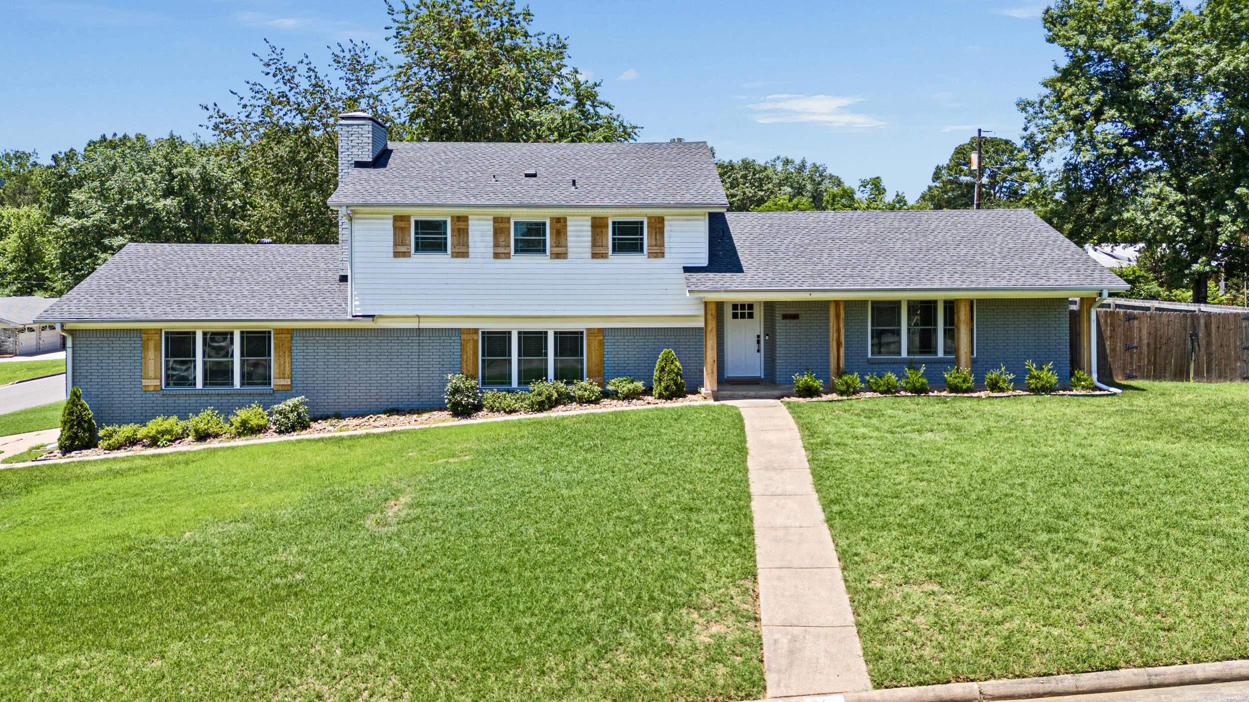 240 S Beaumont  Russellville, AR