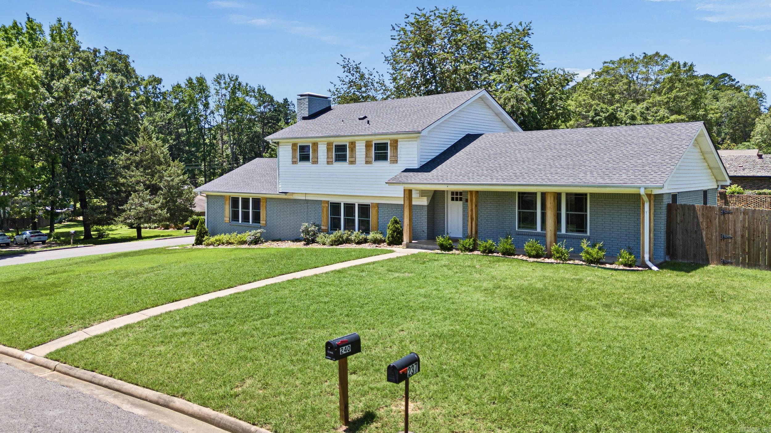 240 S Beaumont  Russellville, AR
