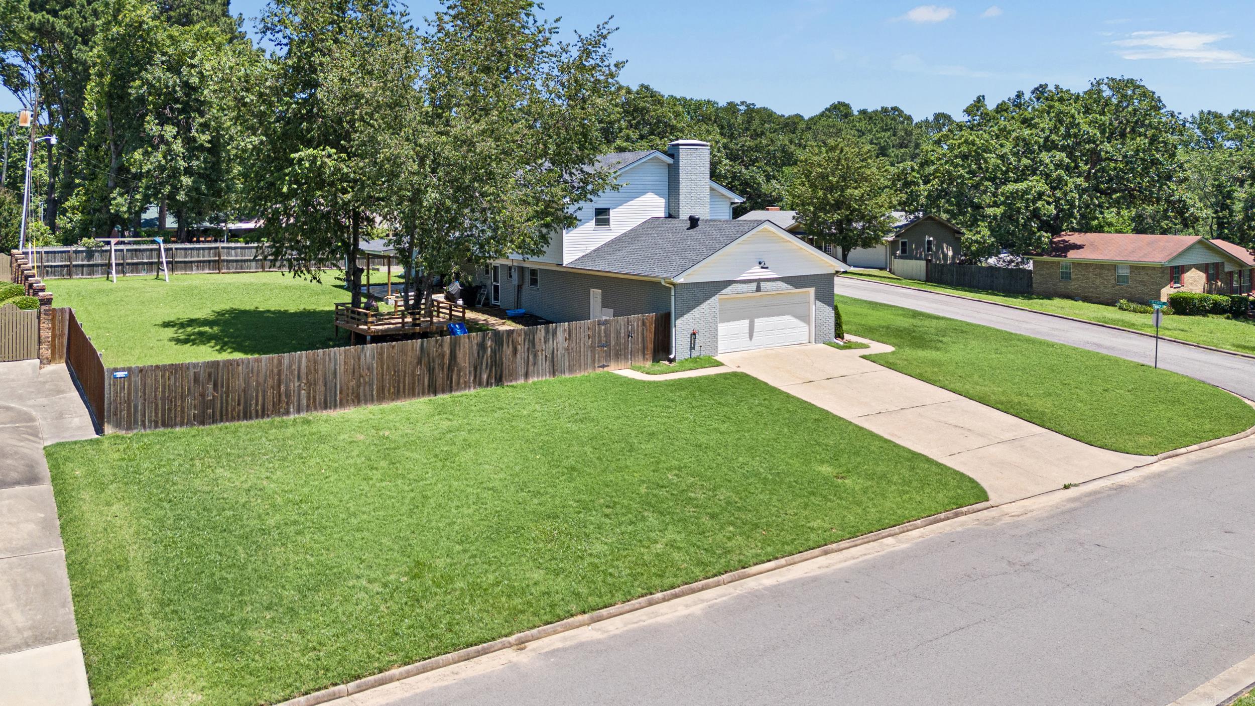 240 S Beaumont  Russellville, AR
