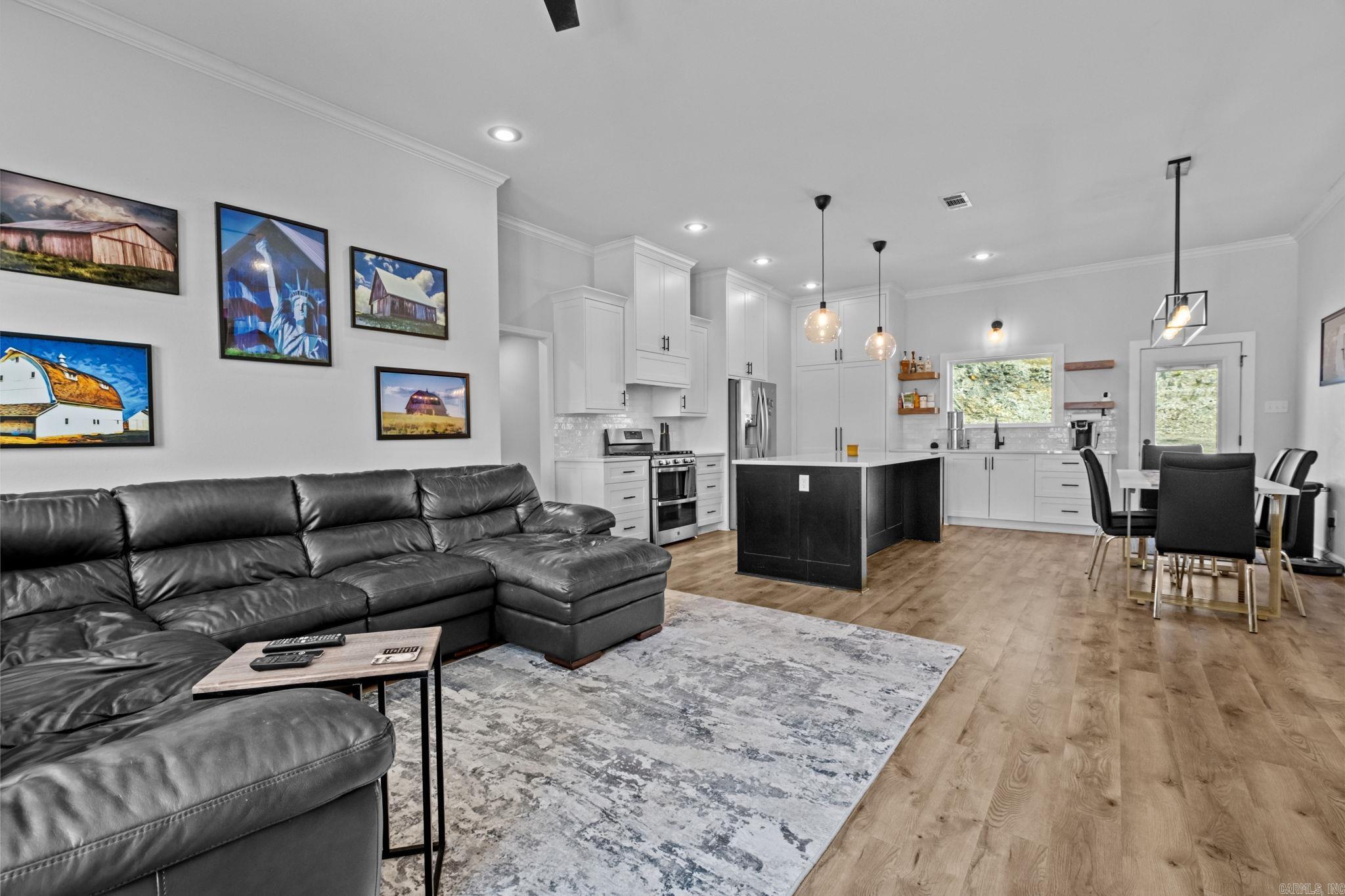 4229 Hampton Dr  Benton, AR