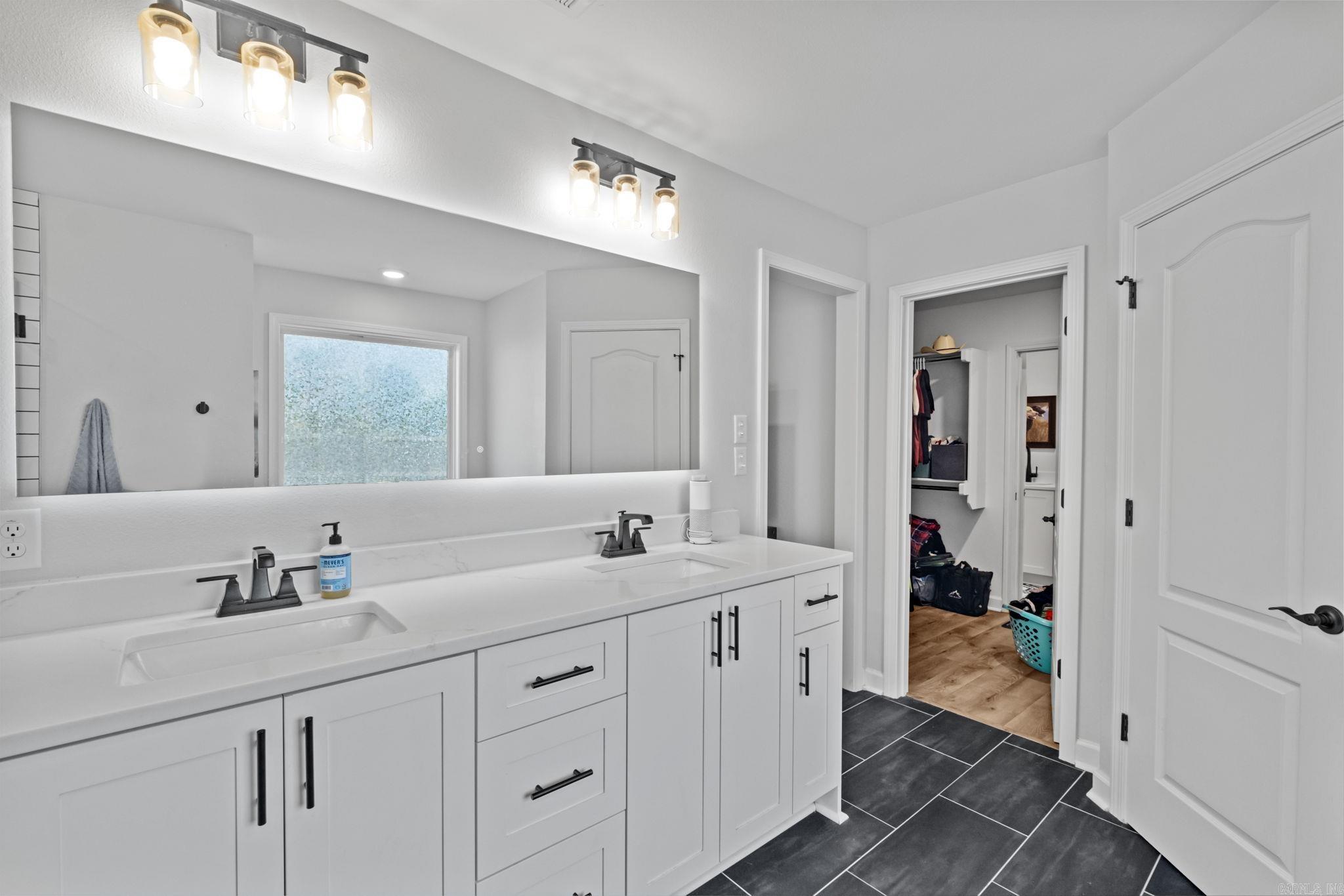 4229 Hampton Dr  Benton, AR