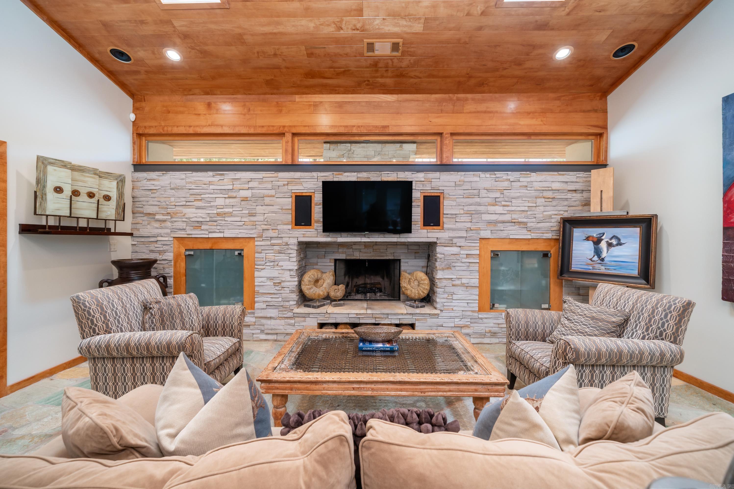 300 Pinehill  Hot Springs, AR