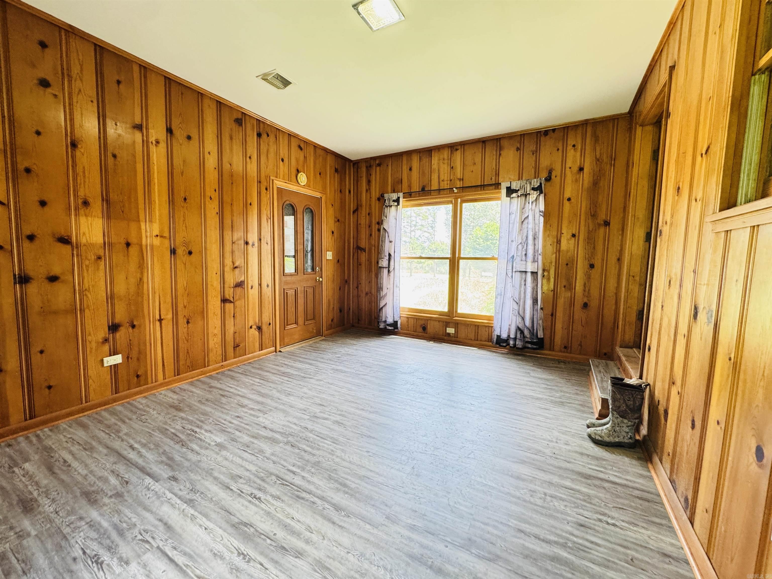 144 Larkin Road  Melbourne, AR