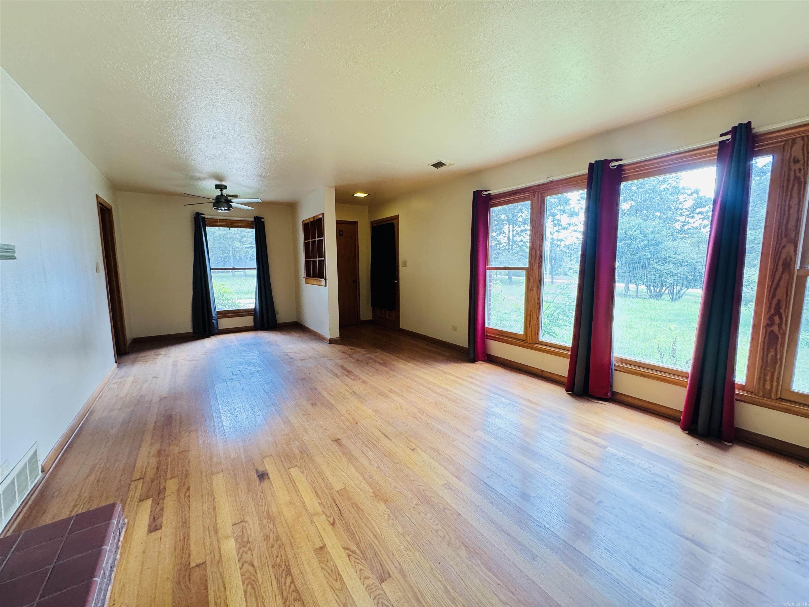144 Larkin Road  Melbourne, AR
