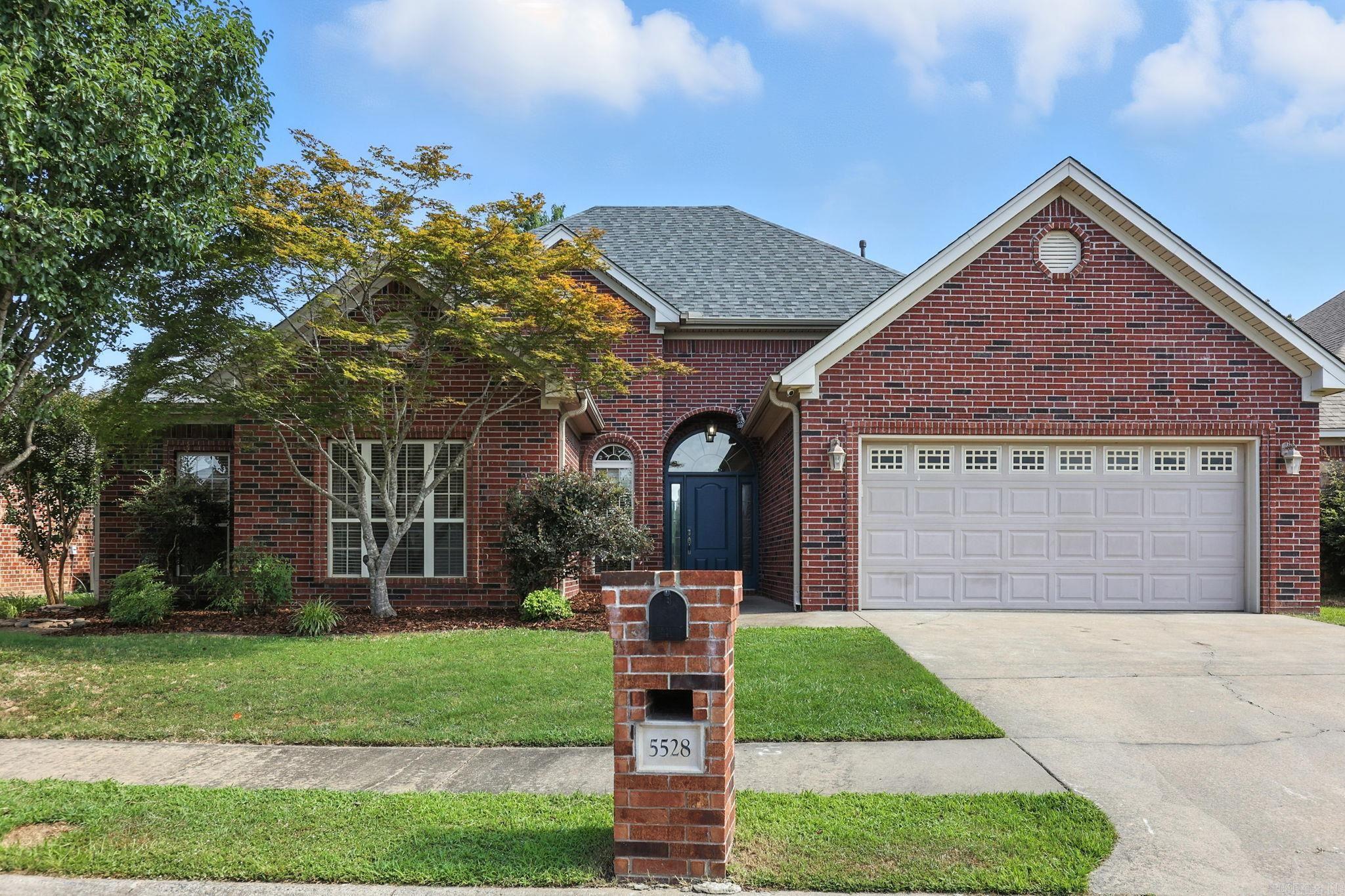 5528 Village  Benton, AR