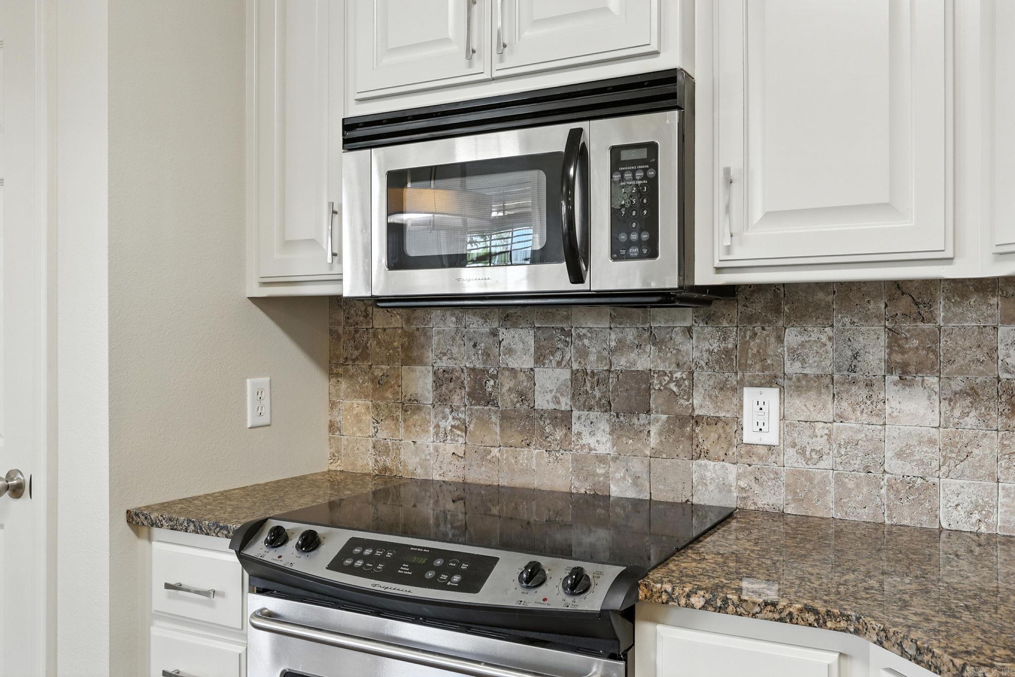 5528 Village  Benton, AR