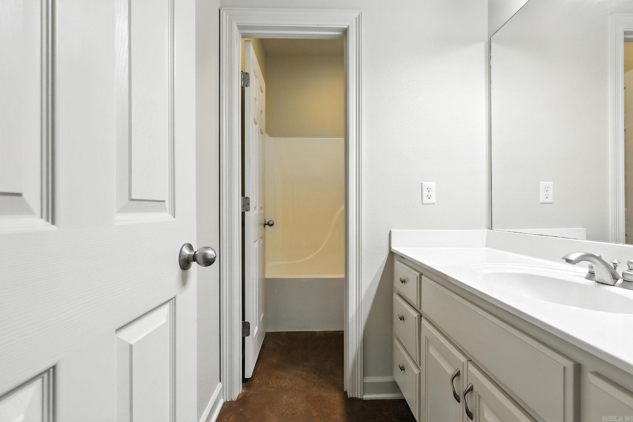 5528 Village  Benton, AR