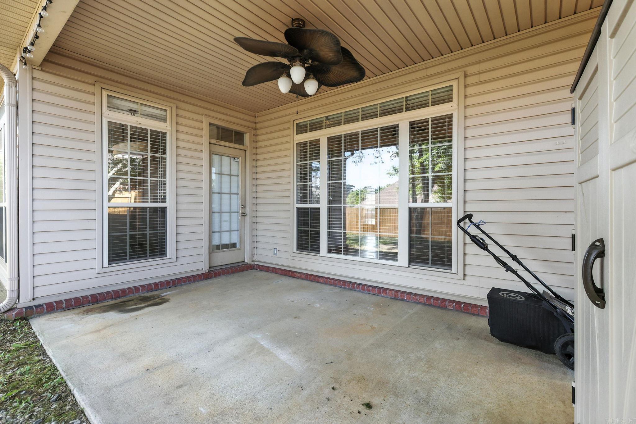 5528 Village  Benton, AR