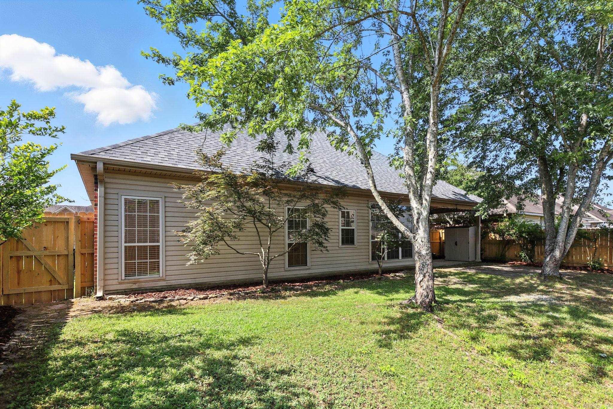 5528 Village  Benton, AR