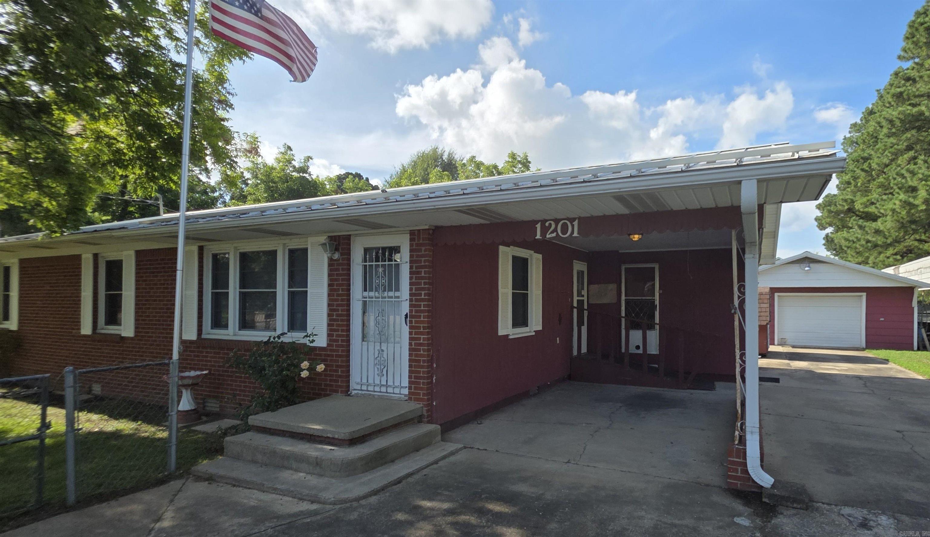 1201 E Court  Paragould, AR