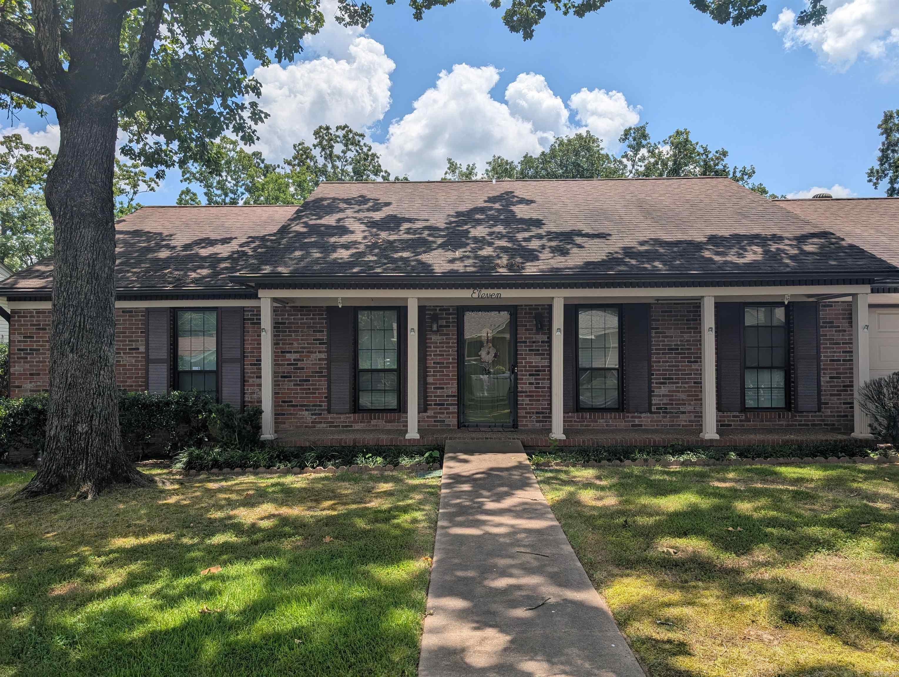 11 Johnnycake Lane