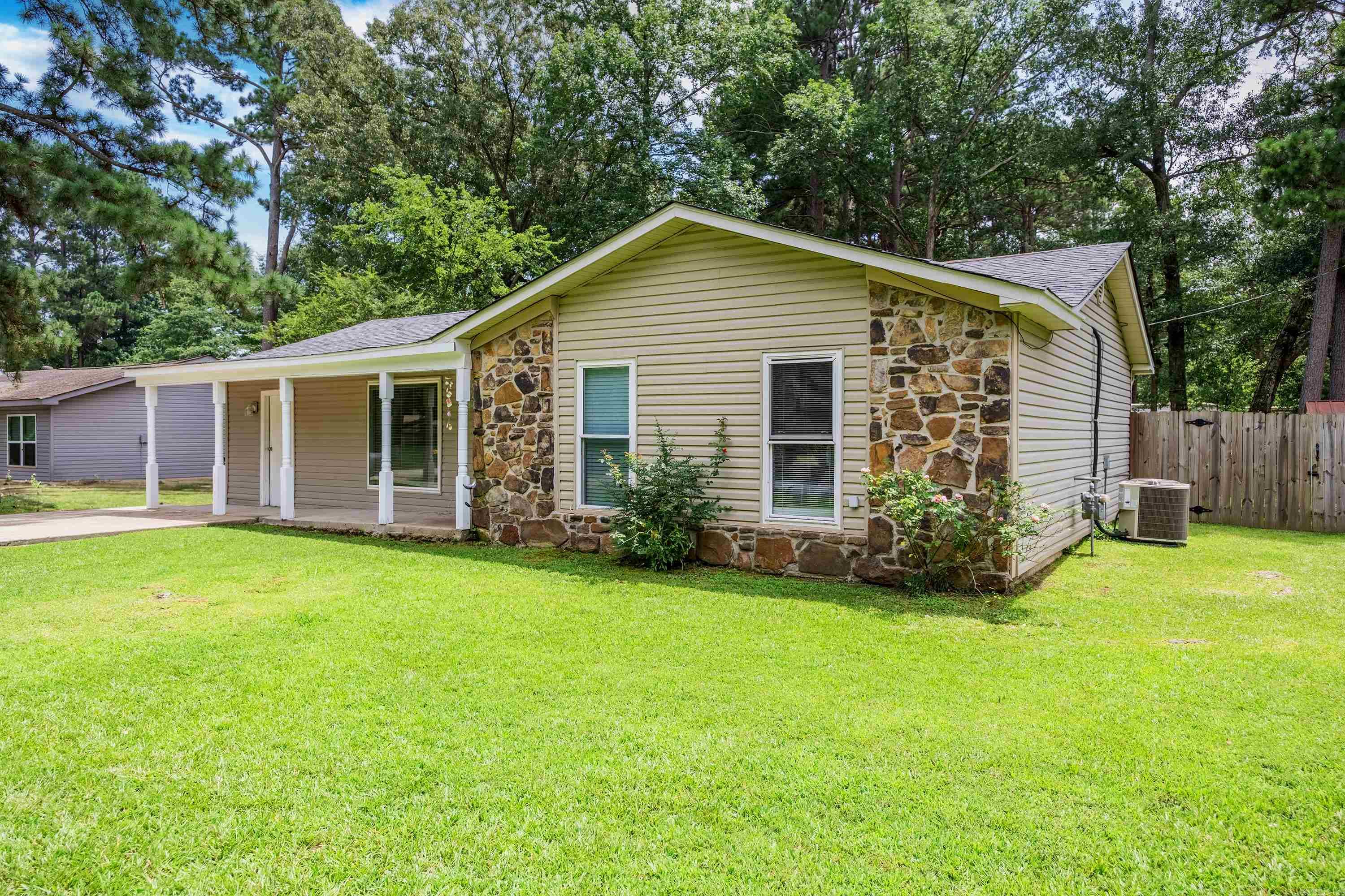 11207 Morningside  Shannon Hills, AR