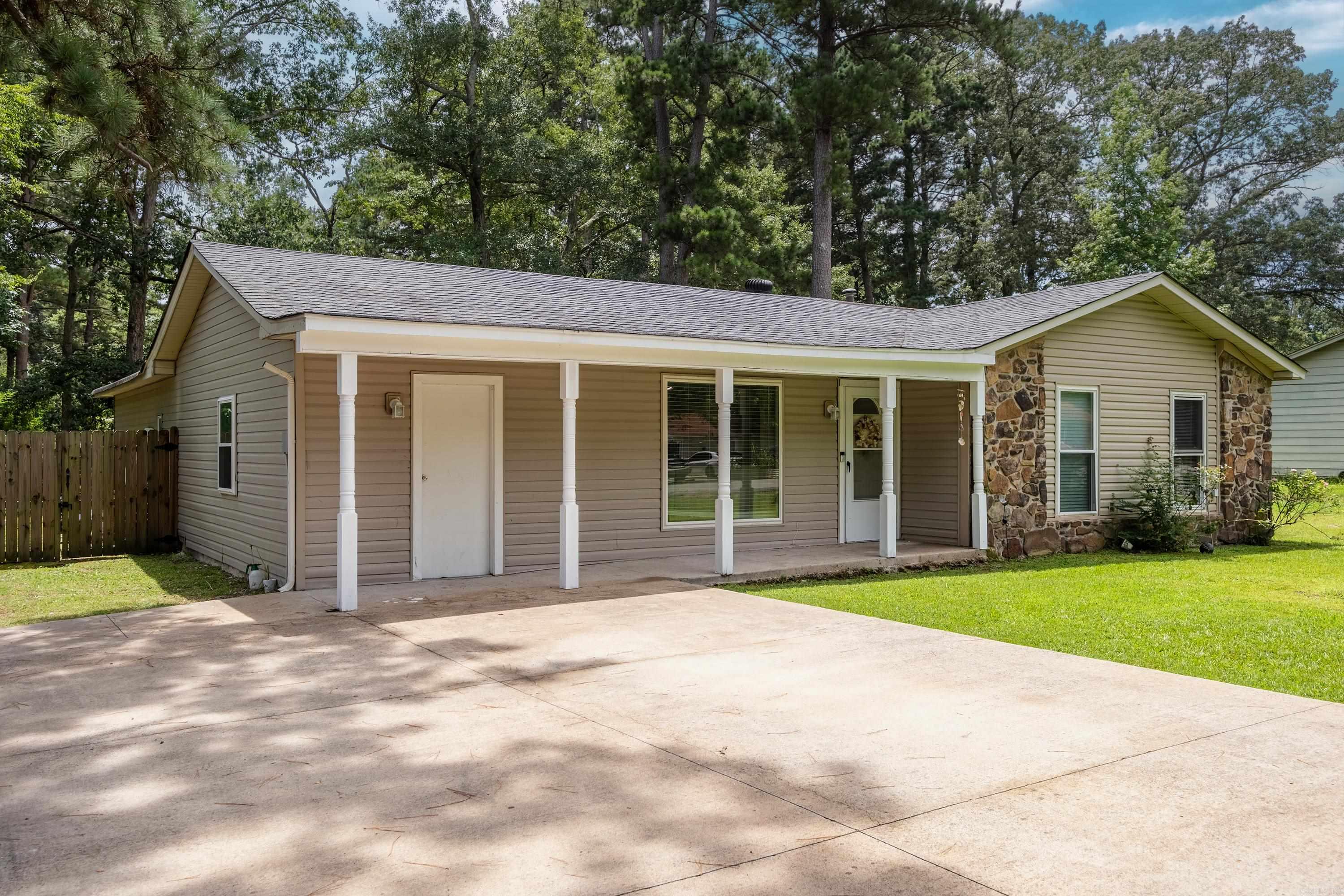 11207 Morningside  Shannon Hills, AR