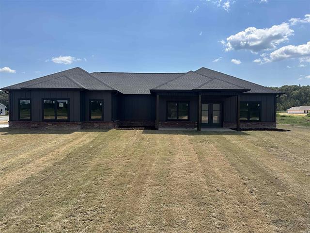 1049  Duke  Bauxite, AR