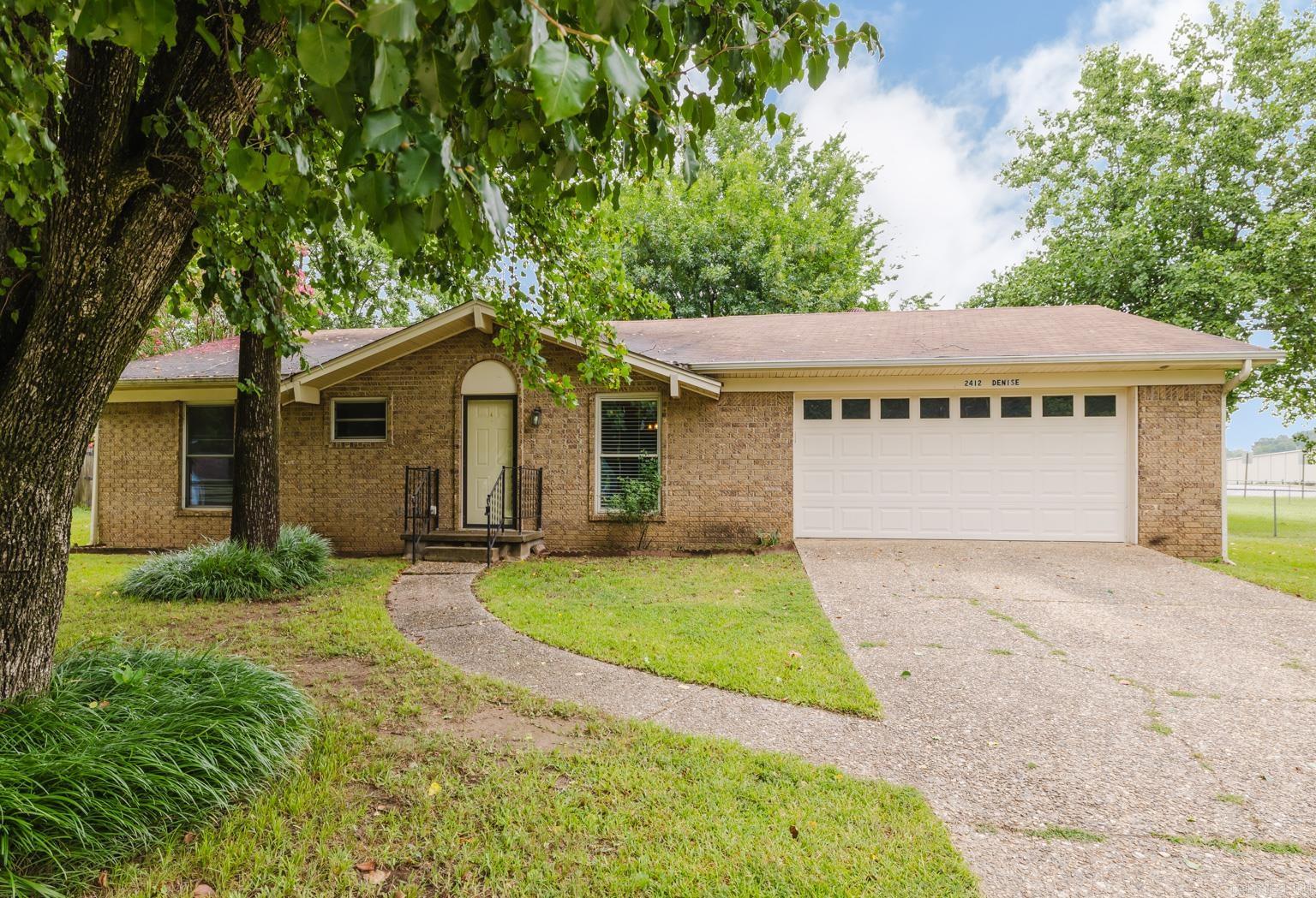 2412 Denise  Benton, AR