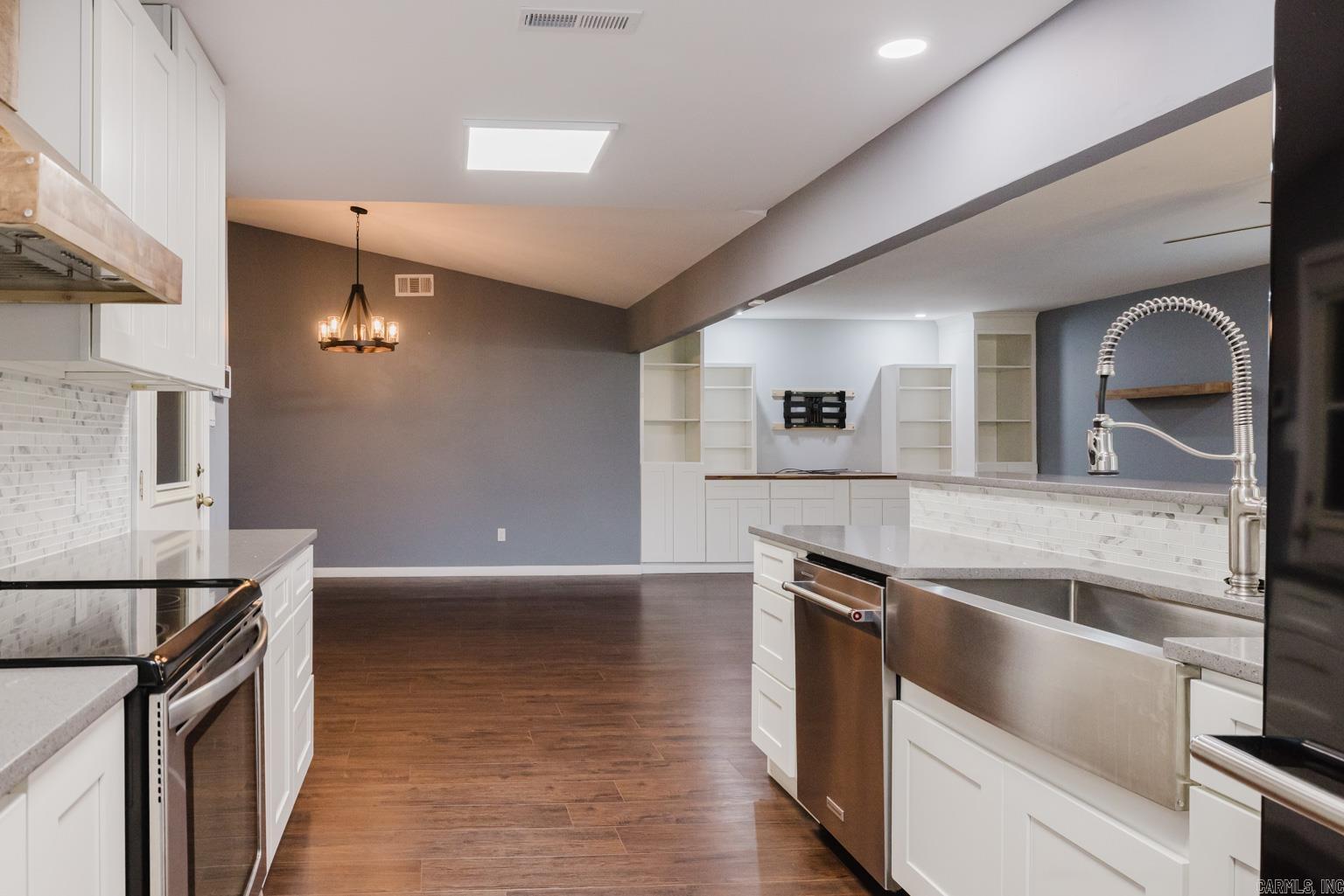 2412 Denise  Benton, AR