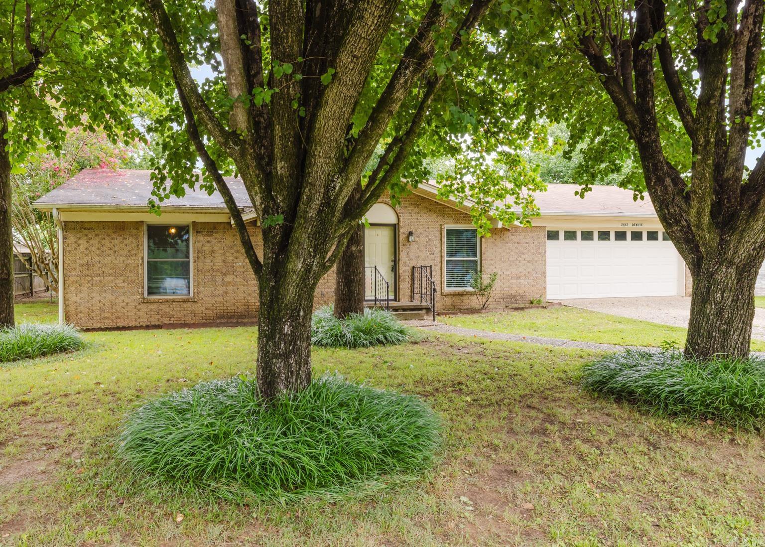 2412 Denise  Benton, AR