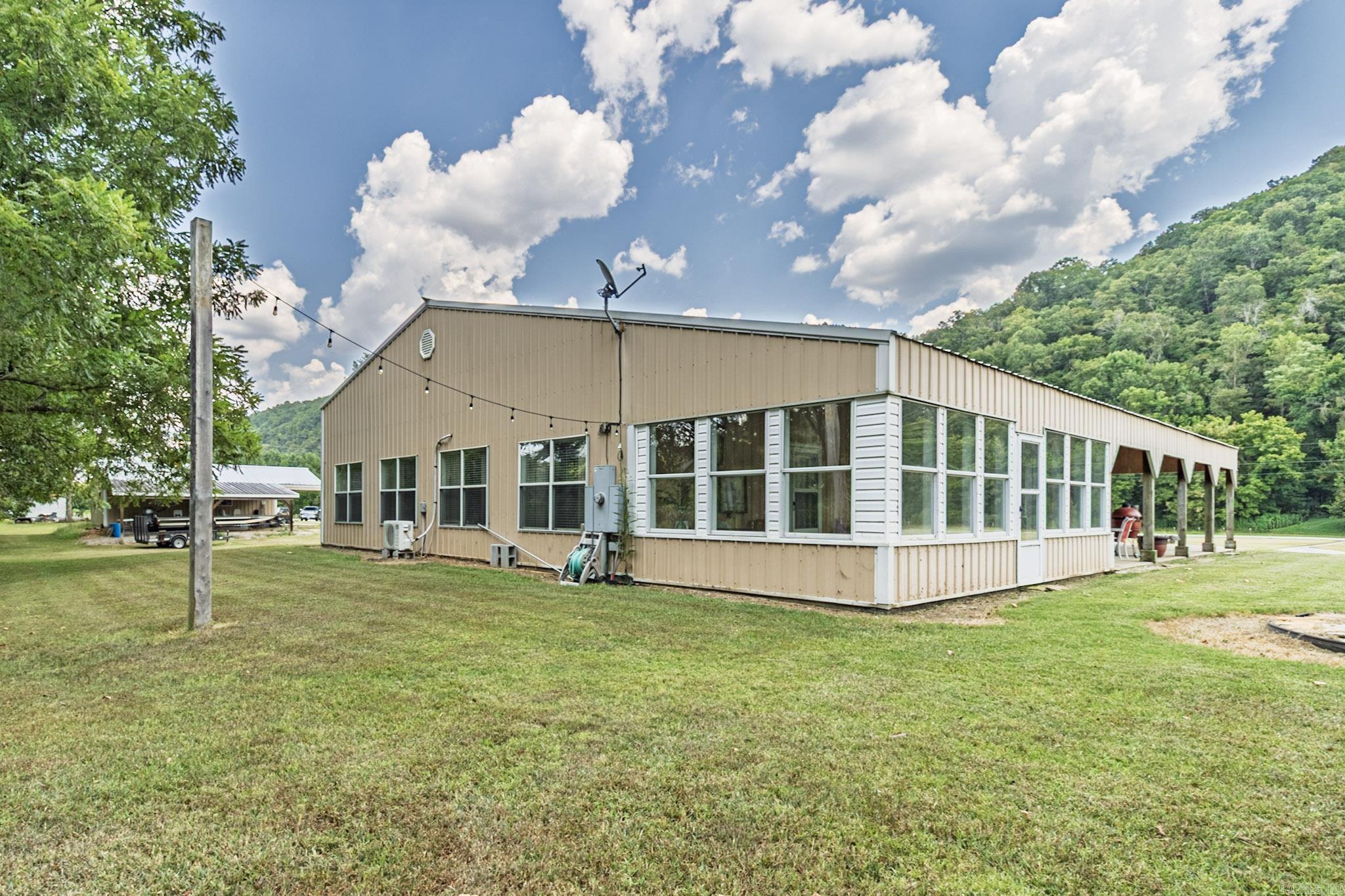 2617 Shipps Drive Norfork, AR 72658