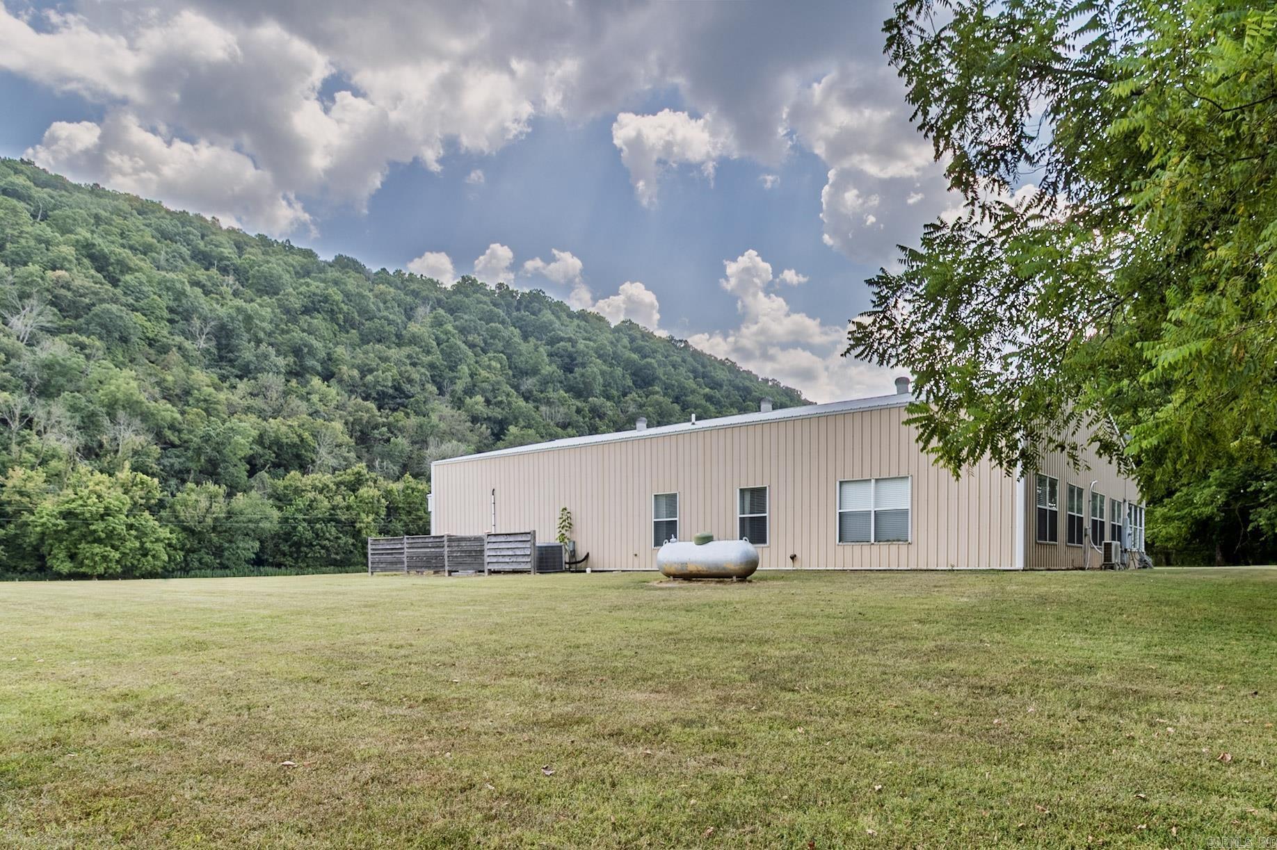 2617 Shipps Drive Norfork, AR 72658