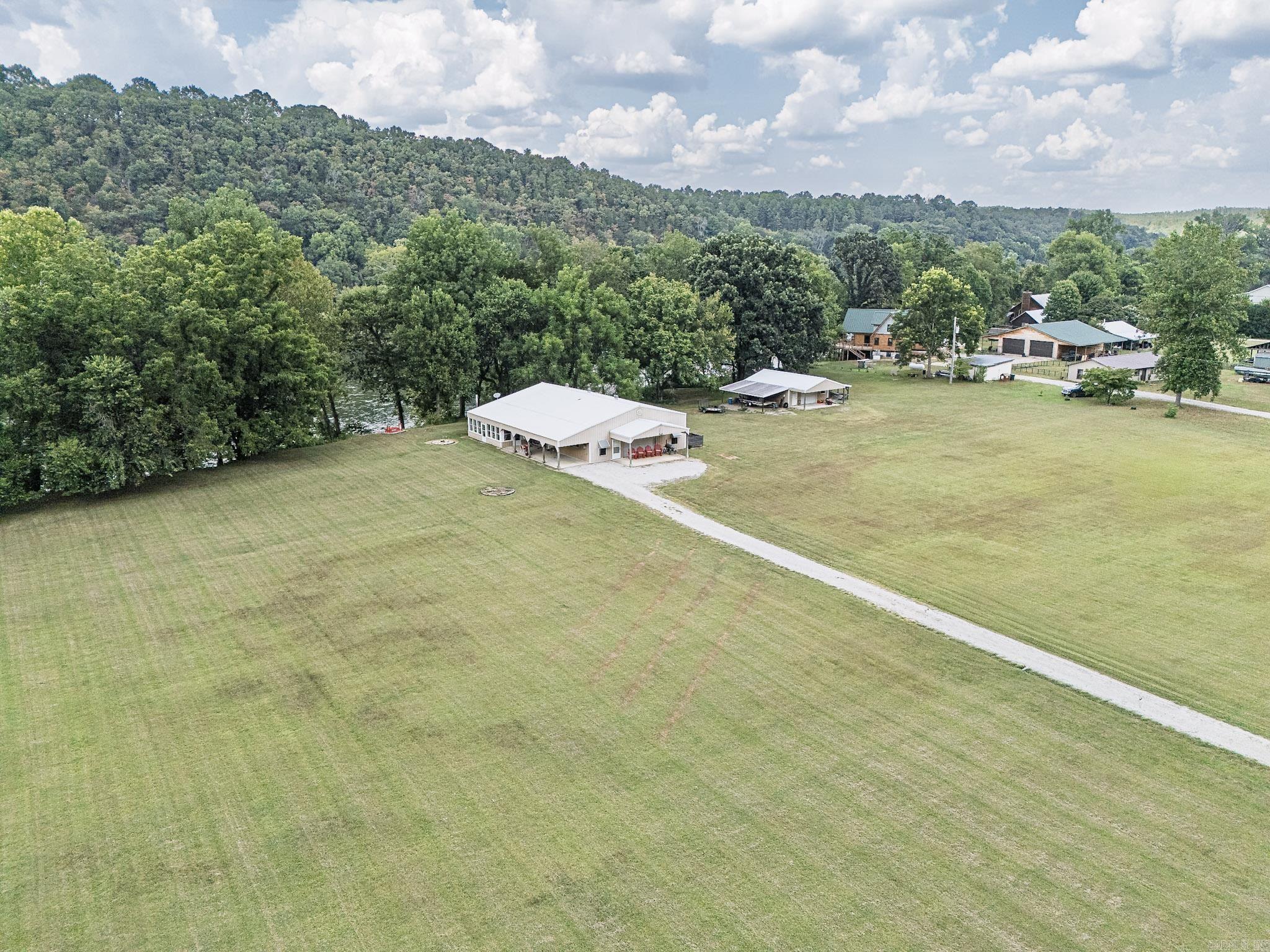 2617 Shipps Drive Norfork, AR 72658