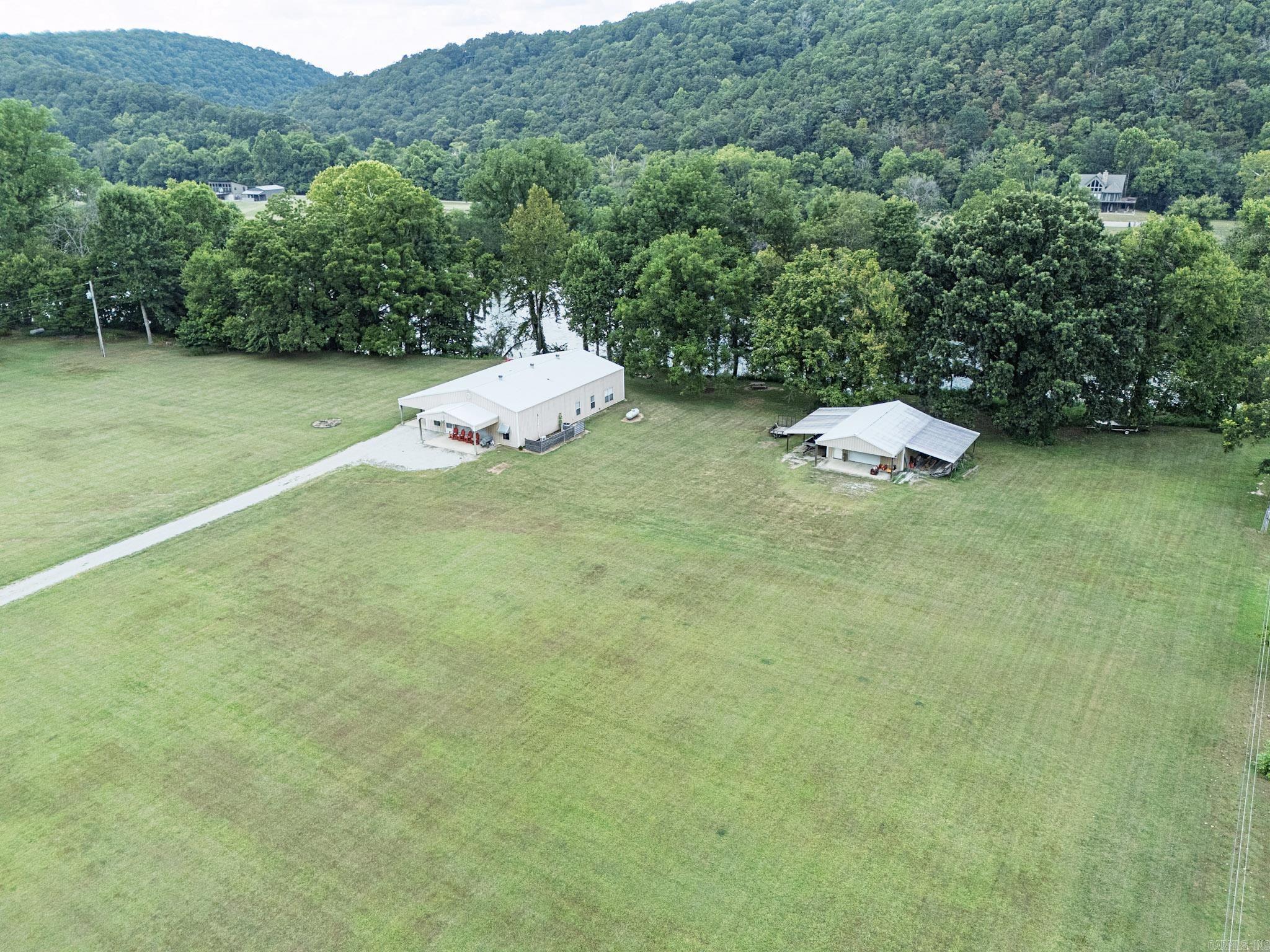 2617 Shipps Drive Norfork, AR 72658