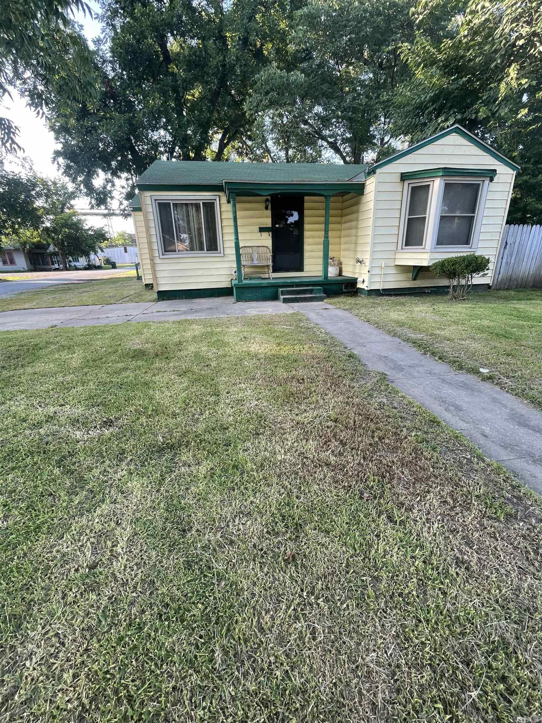 1101 E 6th Ave  Pine Bluff, AR