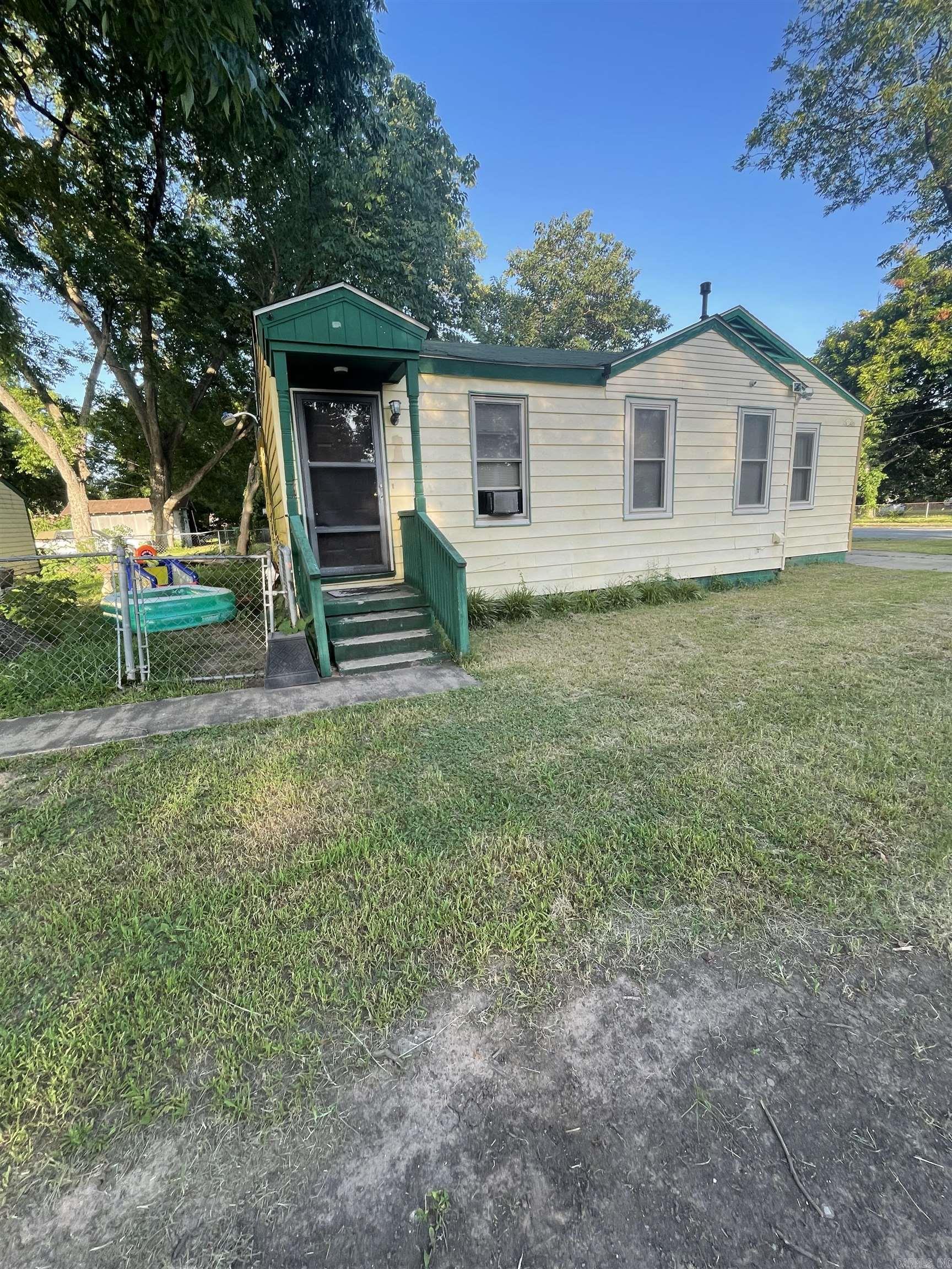 1101 E 6th Ave  Pine Bluff, AR