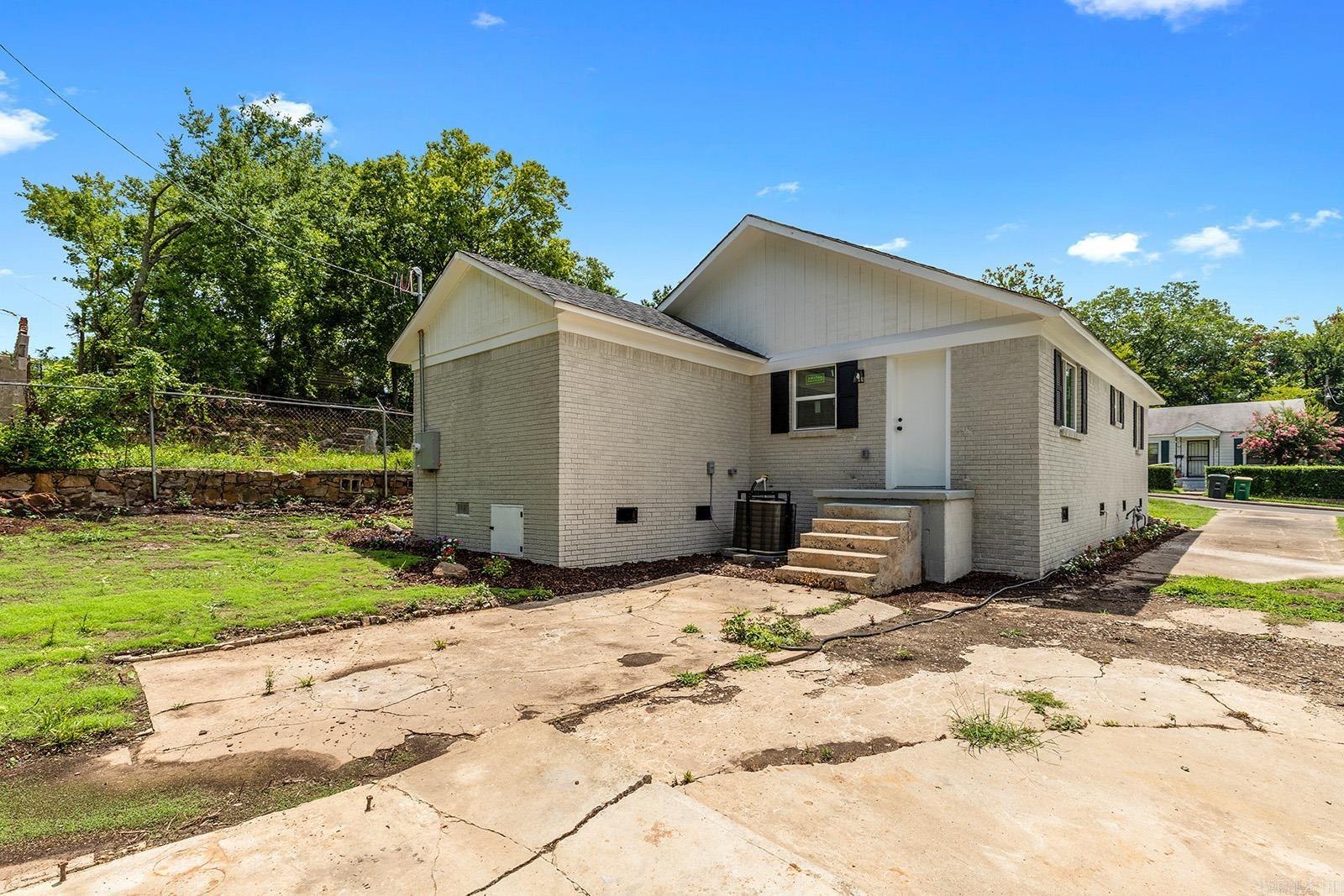 1617 S Valentine  Little Rock, AR