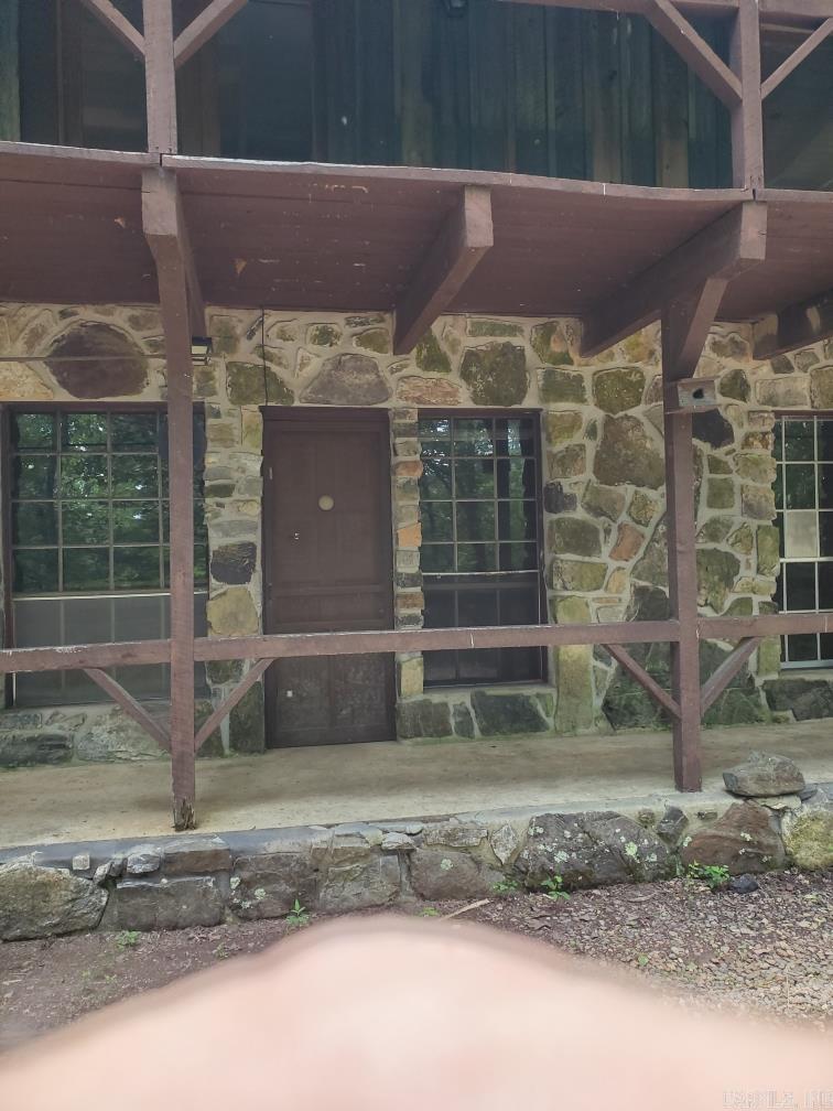 5880 HWY 8 E  Big Fork, AR