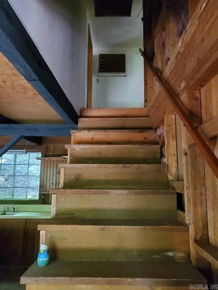 5880 HWY 8 E  Big Fork, AR