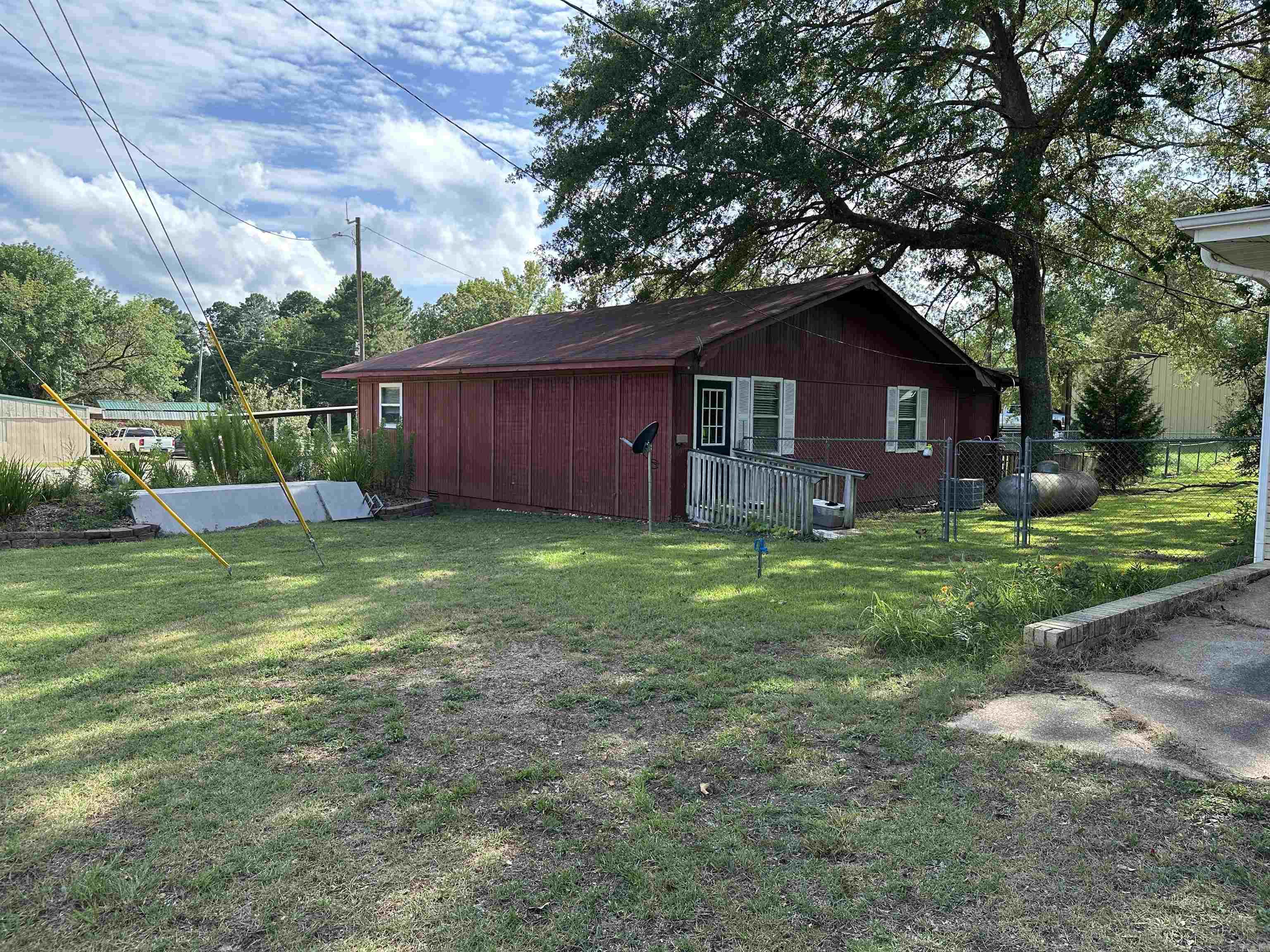 4437 Highway 7 2078 Arlie Moore Road and 2080 Arlie Moore Road Bismarck, AR
