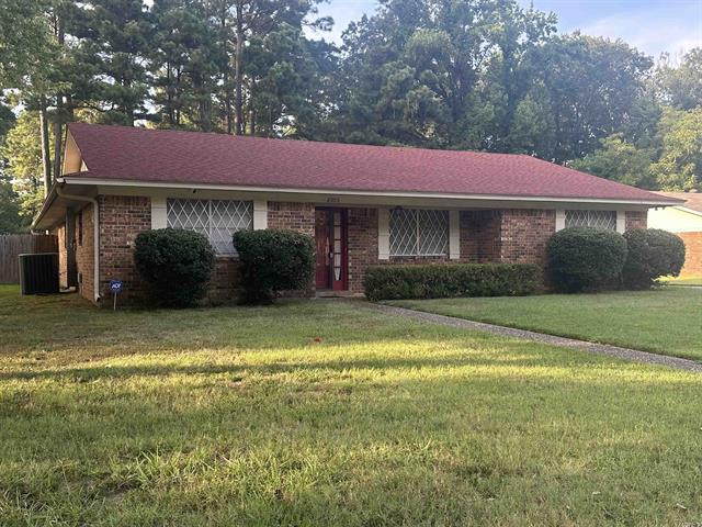 2005  Wellington Dr  Pine Bluff, AR