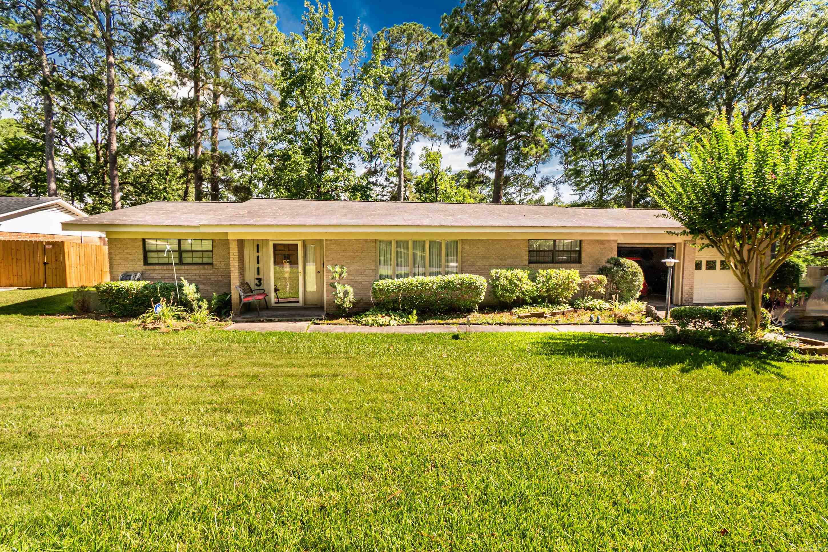1113 Brookwood Dr