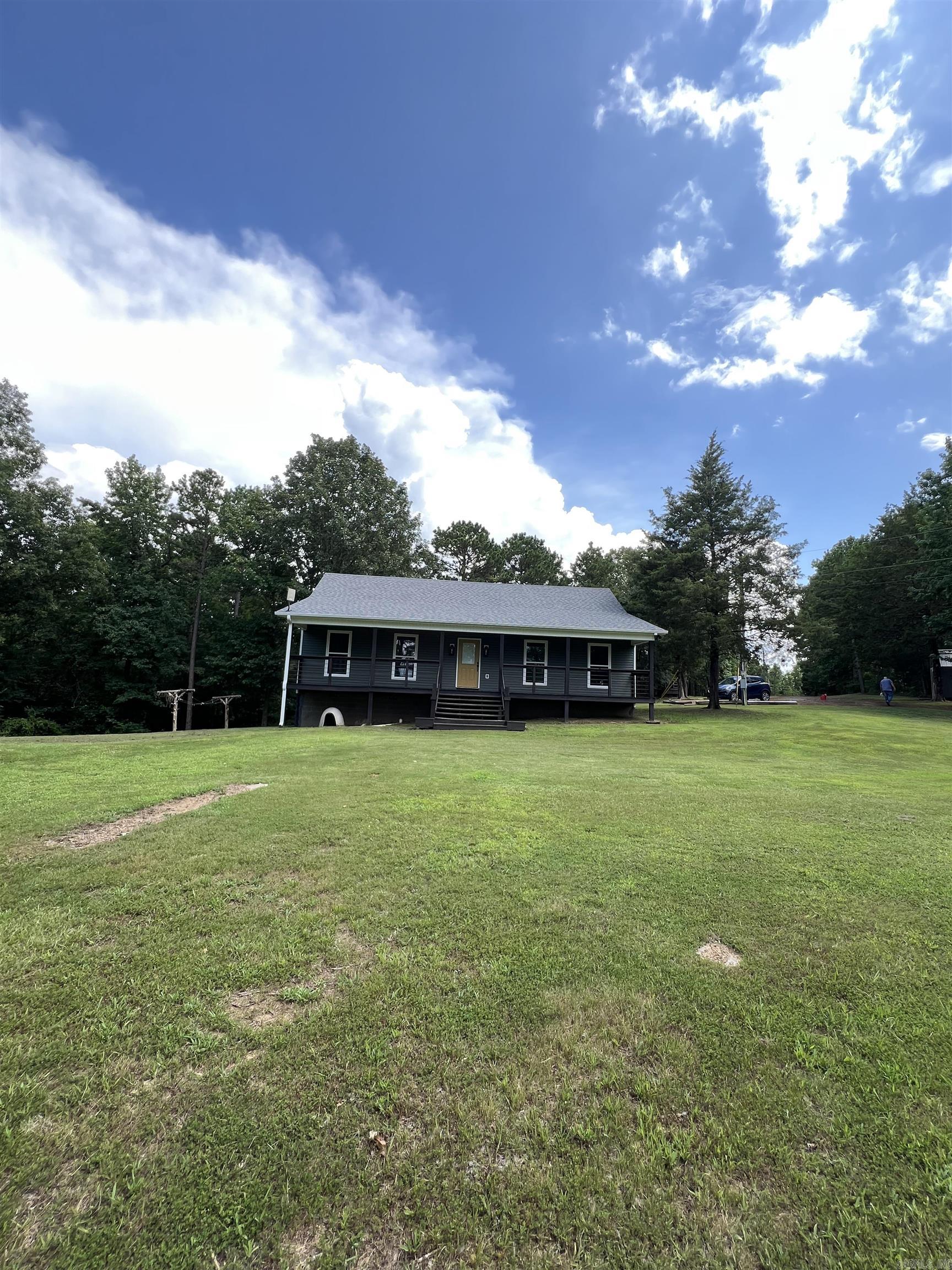 371 Batesville Mountian  Damascus, AR